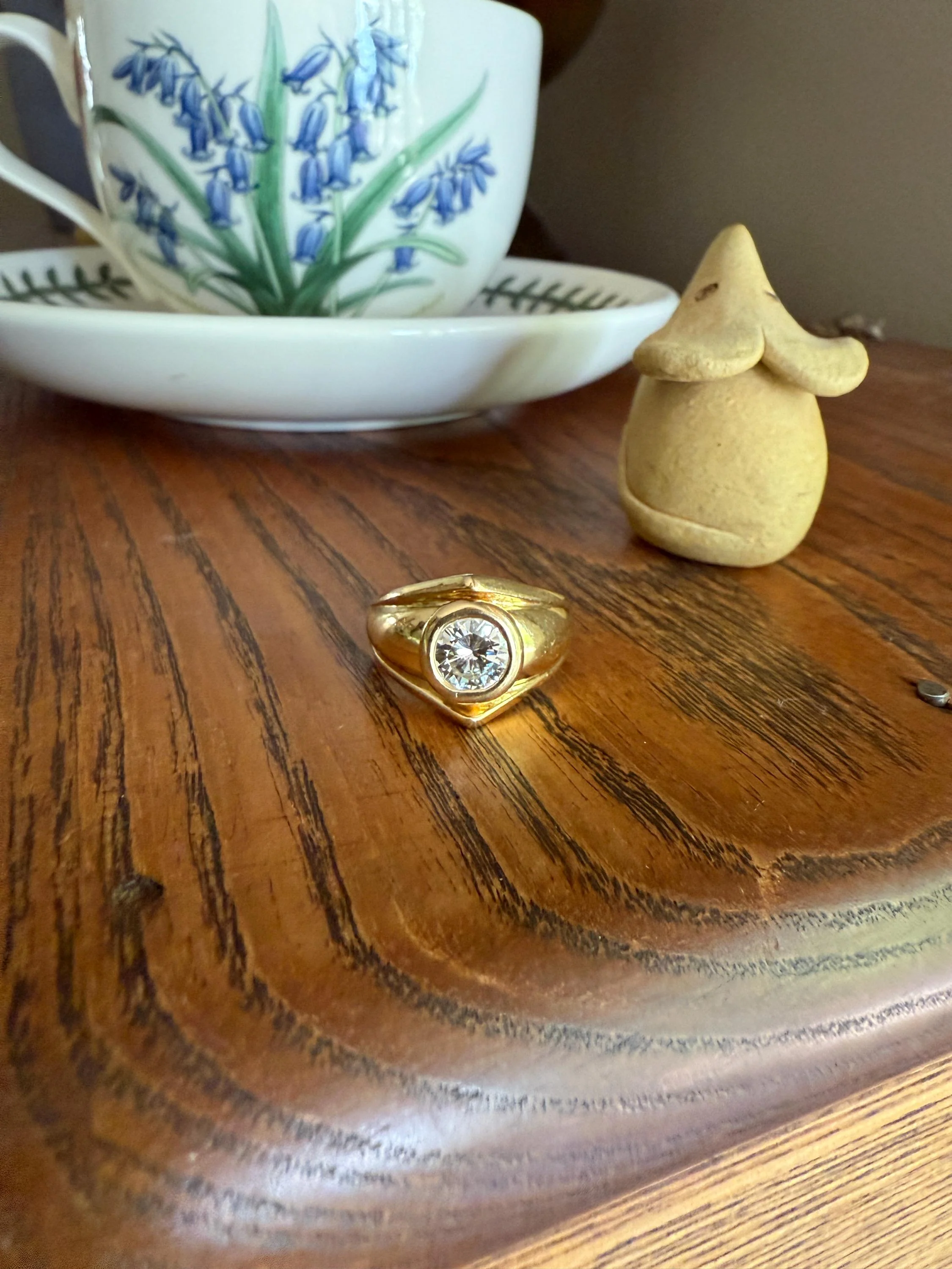 Vintage 1 Carat VVS1 A+ Quality DIAMOND Chevron Ring With DATED RECEIPT French 18k Gold Unisex Gypsy Solitaire Chunky Wide Band - Image 2