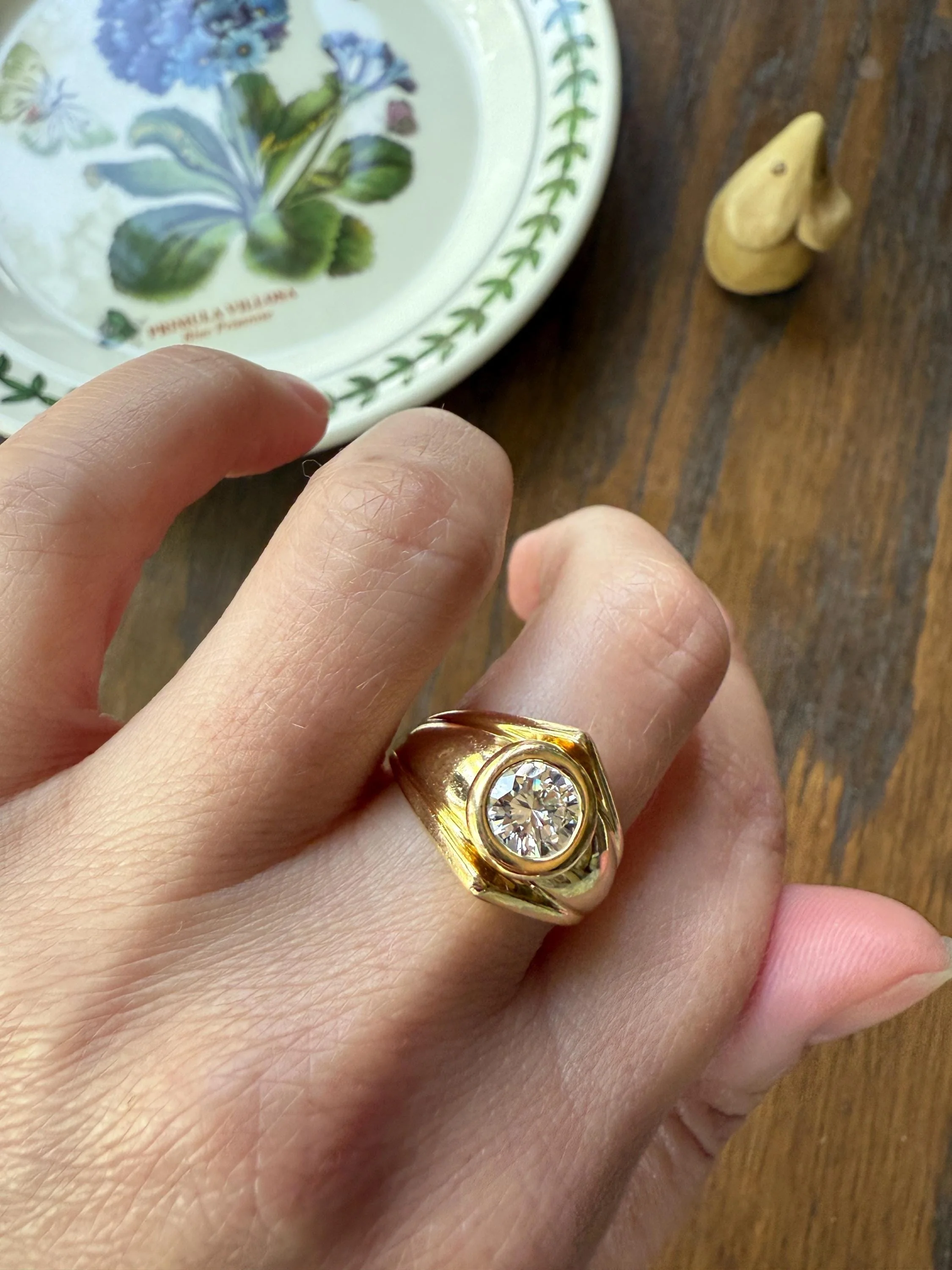 Vintage 1 Carat VVS1 A+ Quality DIAMOND Chevron Ring With DATED RECEIPT French 18k Gold Unisex Gypsy Solitaire Chunky Wide Band - Image 5