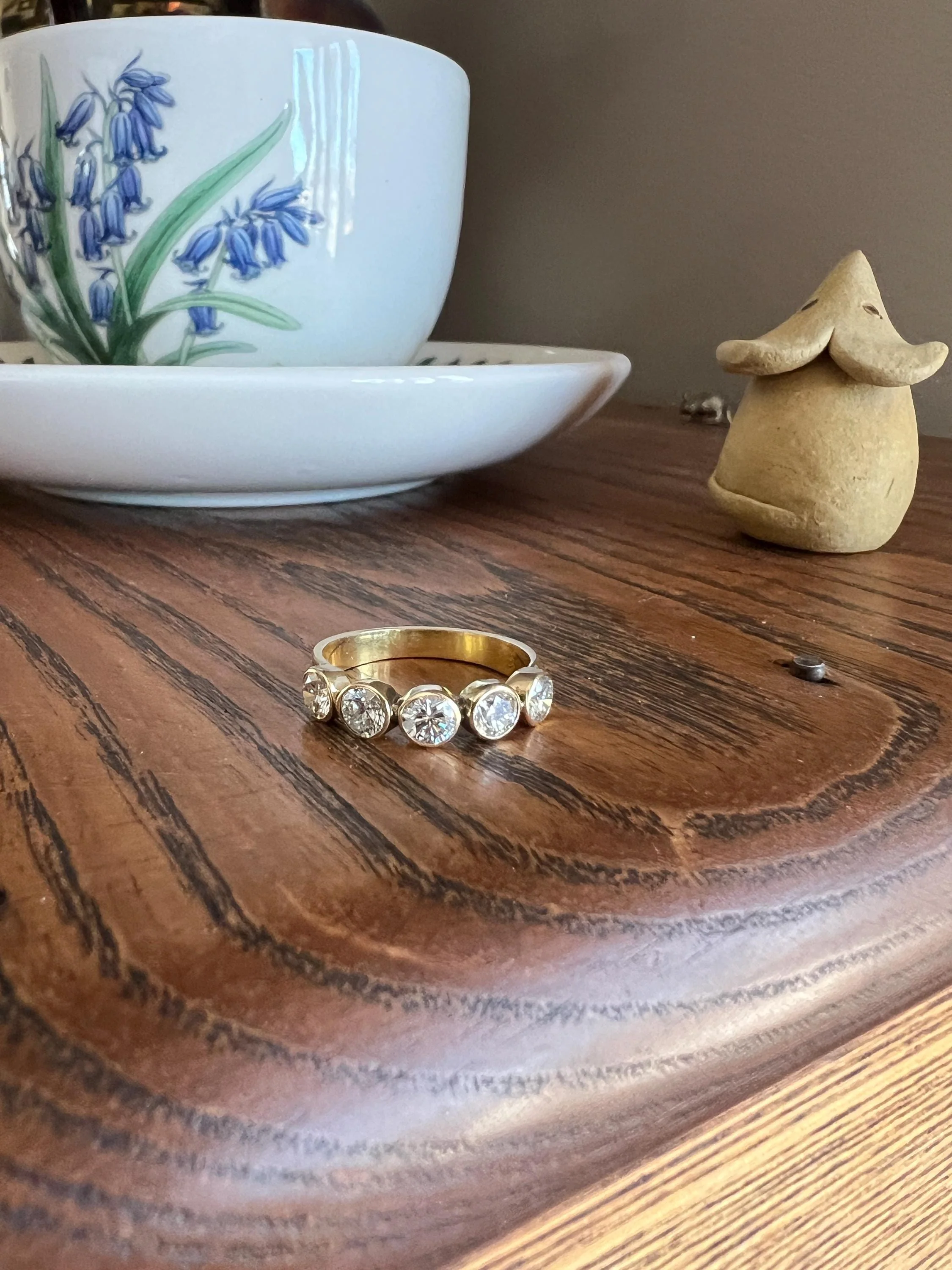 Vintage 1.35 Carat DIAMOND Uniform Five Stone Band Stacker Ring 18k Gold French Wedding Circular Bezel Set Half Hoop - Image 5