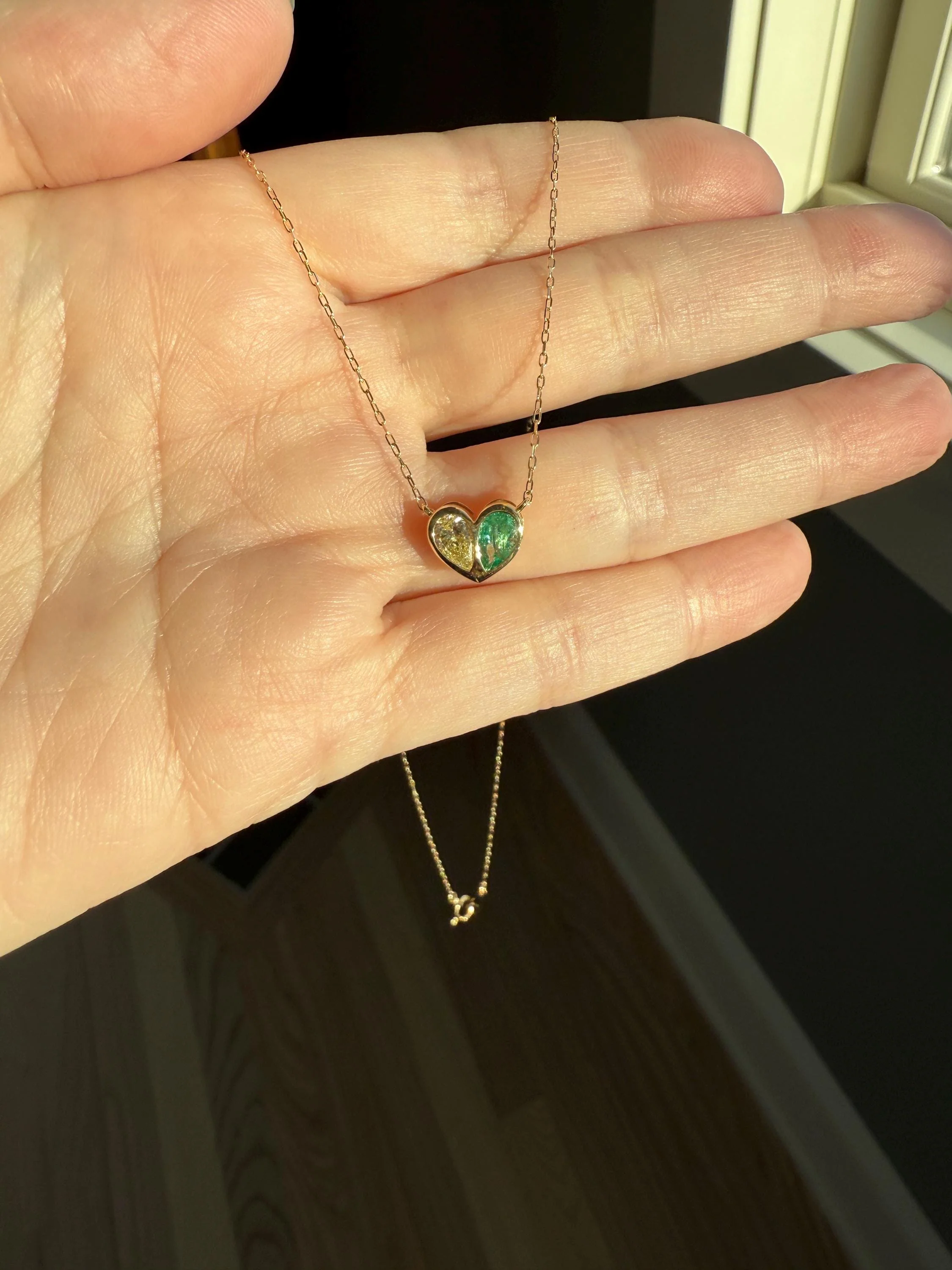 Vintage 18k Gold Fancy Light Yellow PEAR Diamond Natural EMERALD Heart Pendant Toi et Moi Necklace Green Figural Sparkle Fixed Chain - Image 13