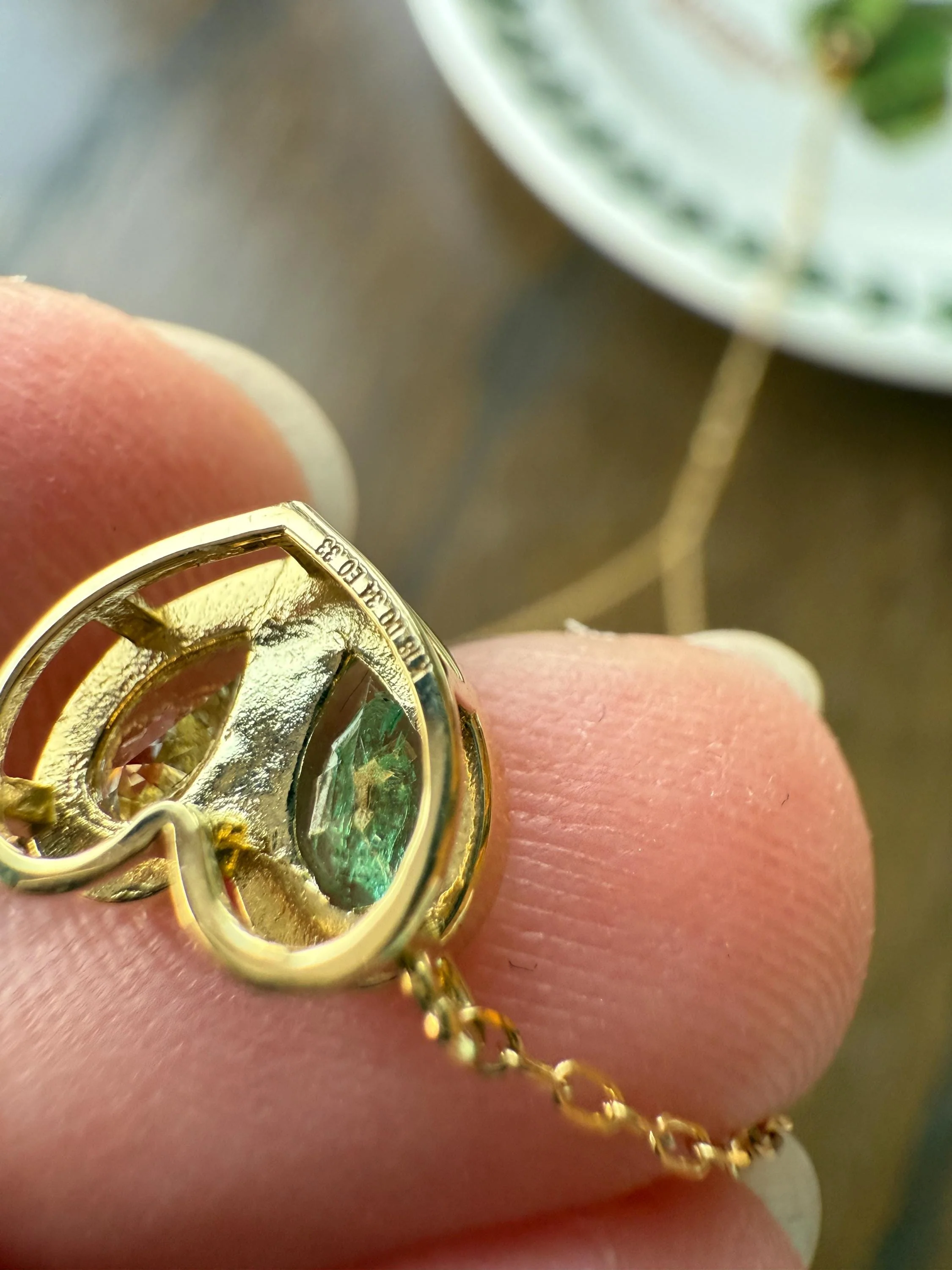 Vintage 18k Gold Fancy Light Yellow PEAR Diamond Natural EMERALD Heart Pendant Toi et Moi Necklace Green Figural Sparkle Fixed Chain - Image 16
