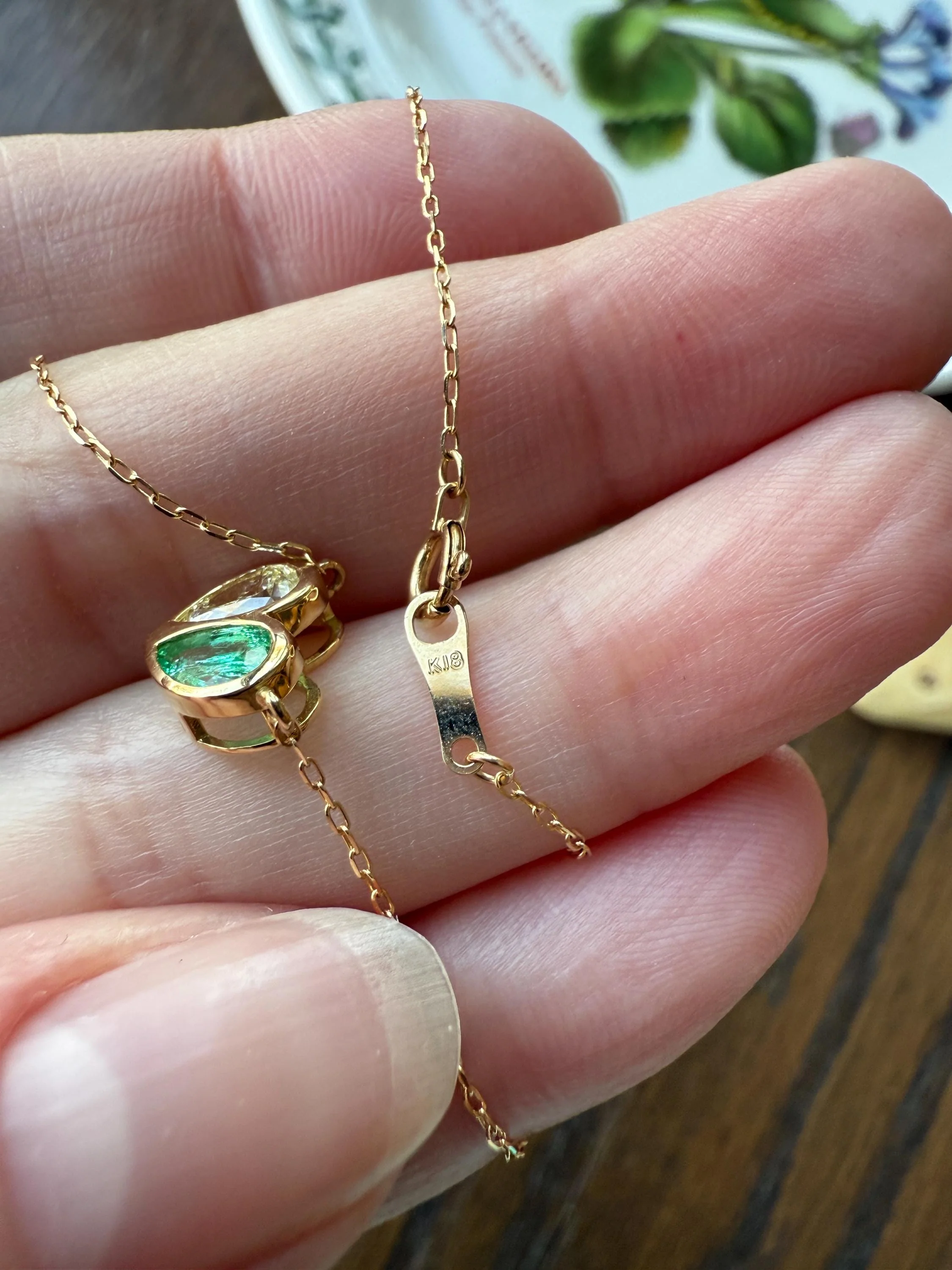 Vintage 18k Gold Fancy Light Yellow PEAR Diamond Natural EMERALD Heart Pendant Toi et Moi Necklace Green Figural Sparkle Fixed Chain - Image 17