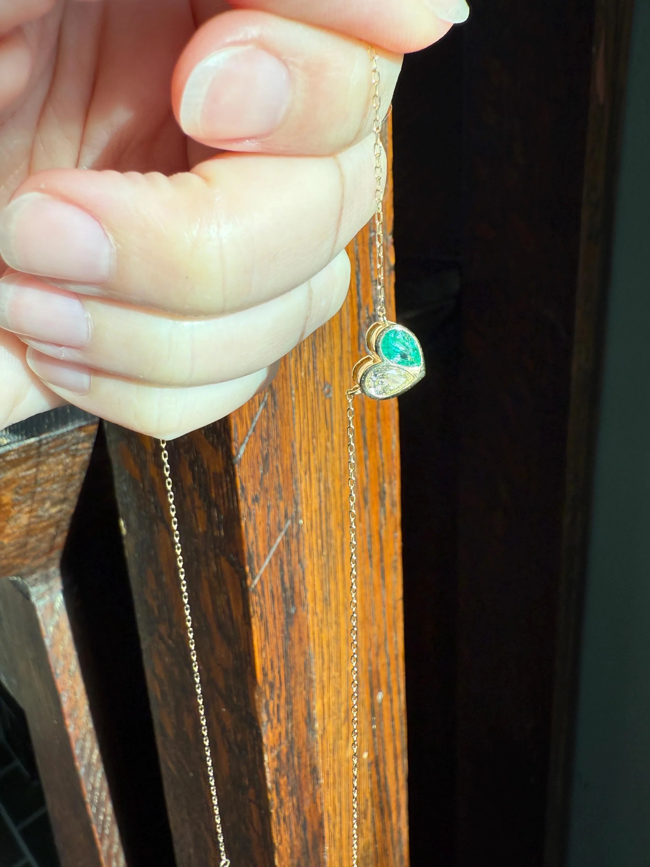 Vintage 18k Gold Fancy Light Yellow PEAR Diamond Natural EMERALD Heart Pendant Toi et Moi Necklace Green Figural Sparkle Fixed Chain - Image 18