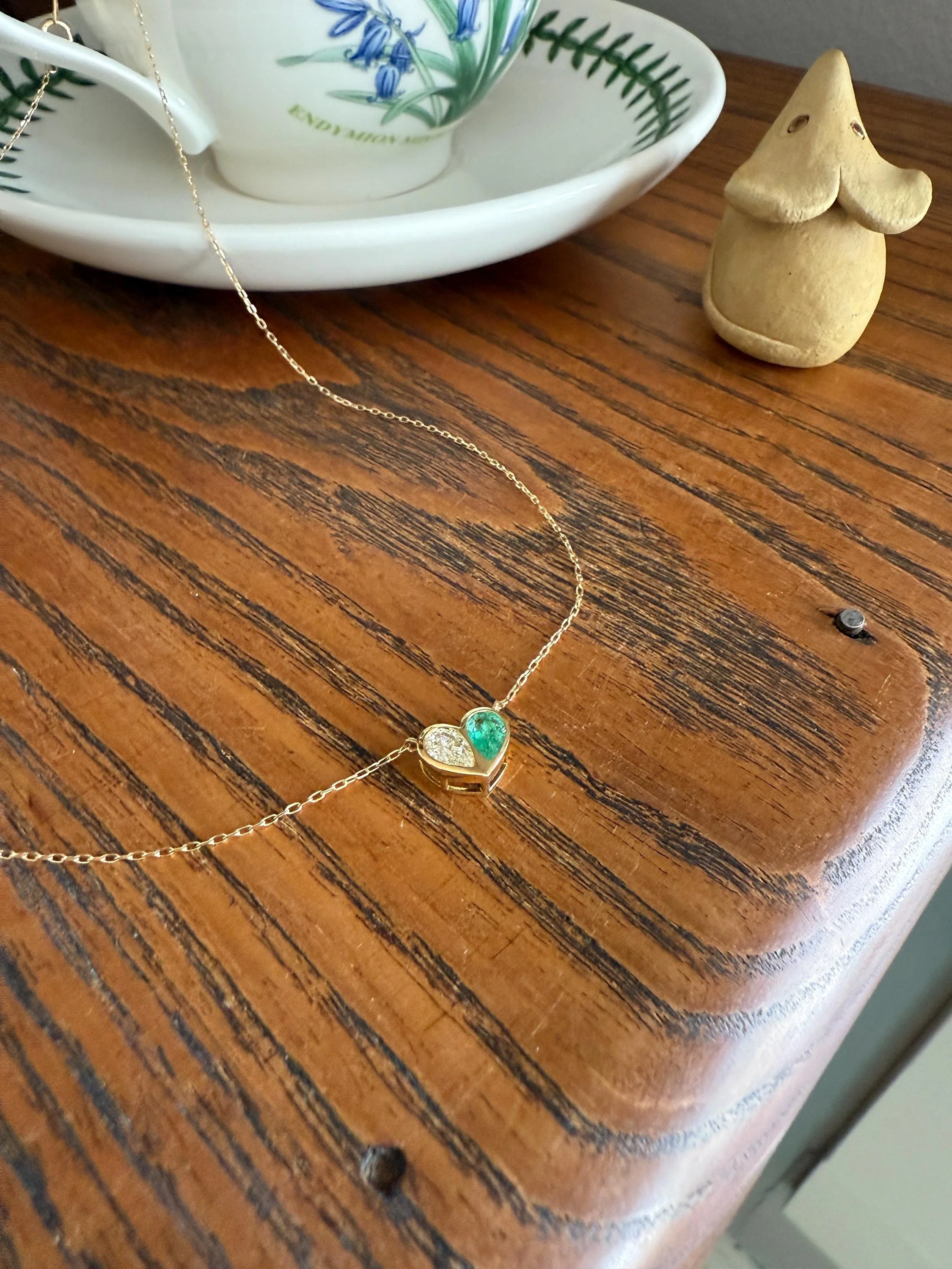Vintage 18k Gold Fancy Light Yellow PEAR Diamond Natural EMERALD Heart Pendant Toi et Moi Necklace Green Figural Sparkle Fixed Chain - Image 7