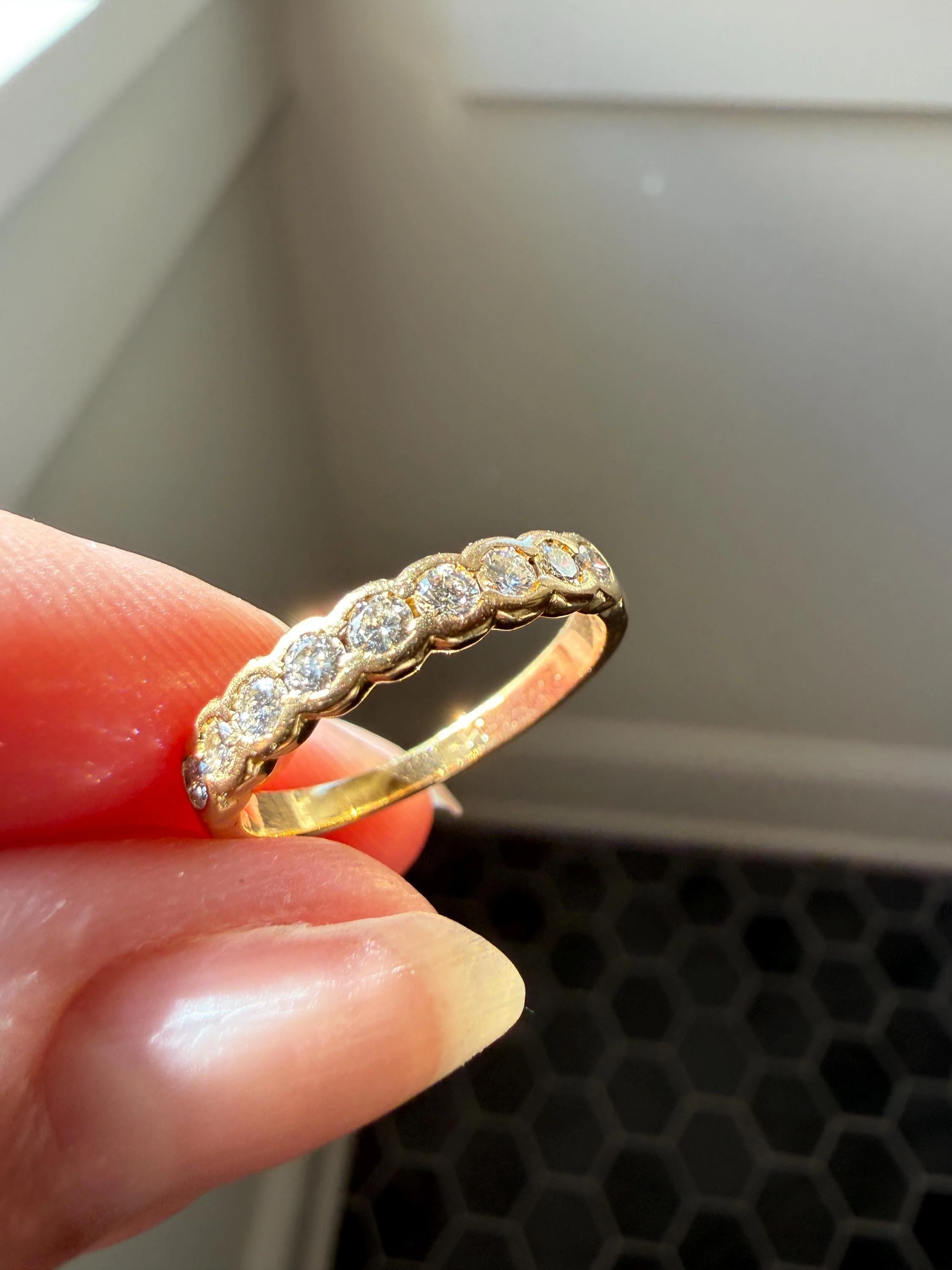 Vintage 18k Gold Nine Stone Diamond Wedding Skinny Band Minimalist Stacker Ring Scalloped Bezel Setting - Image 14