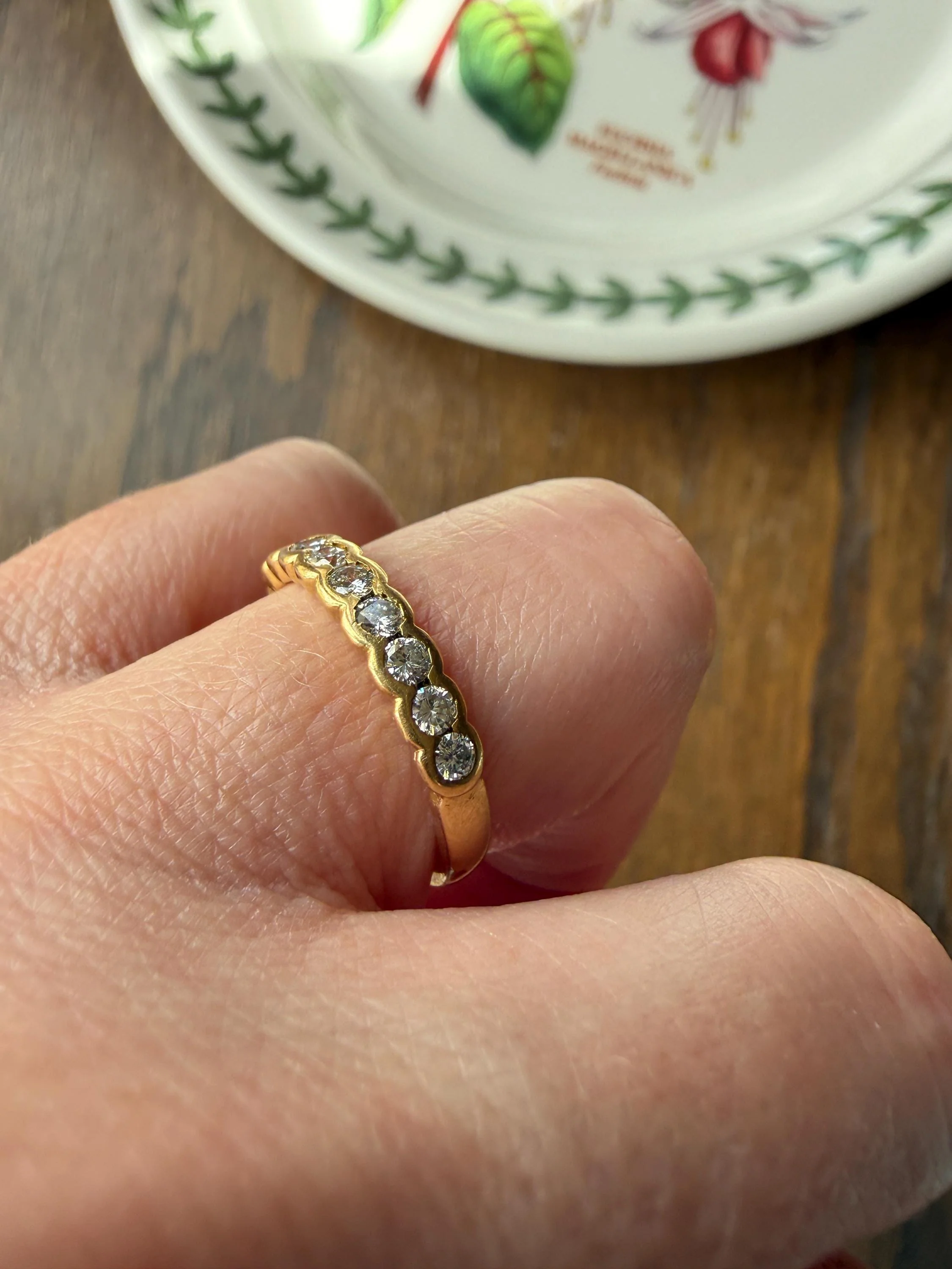 Vintage 18k Gold Nine Stone Diamond Wedding Skinny Band Minimalist Stacker Ring Scalloped Bezel Setting - Image 15