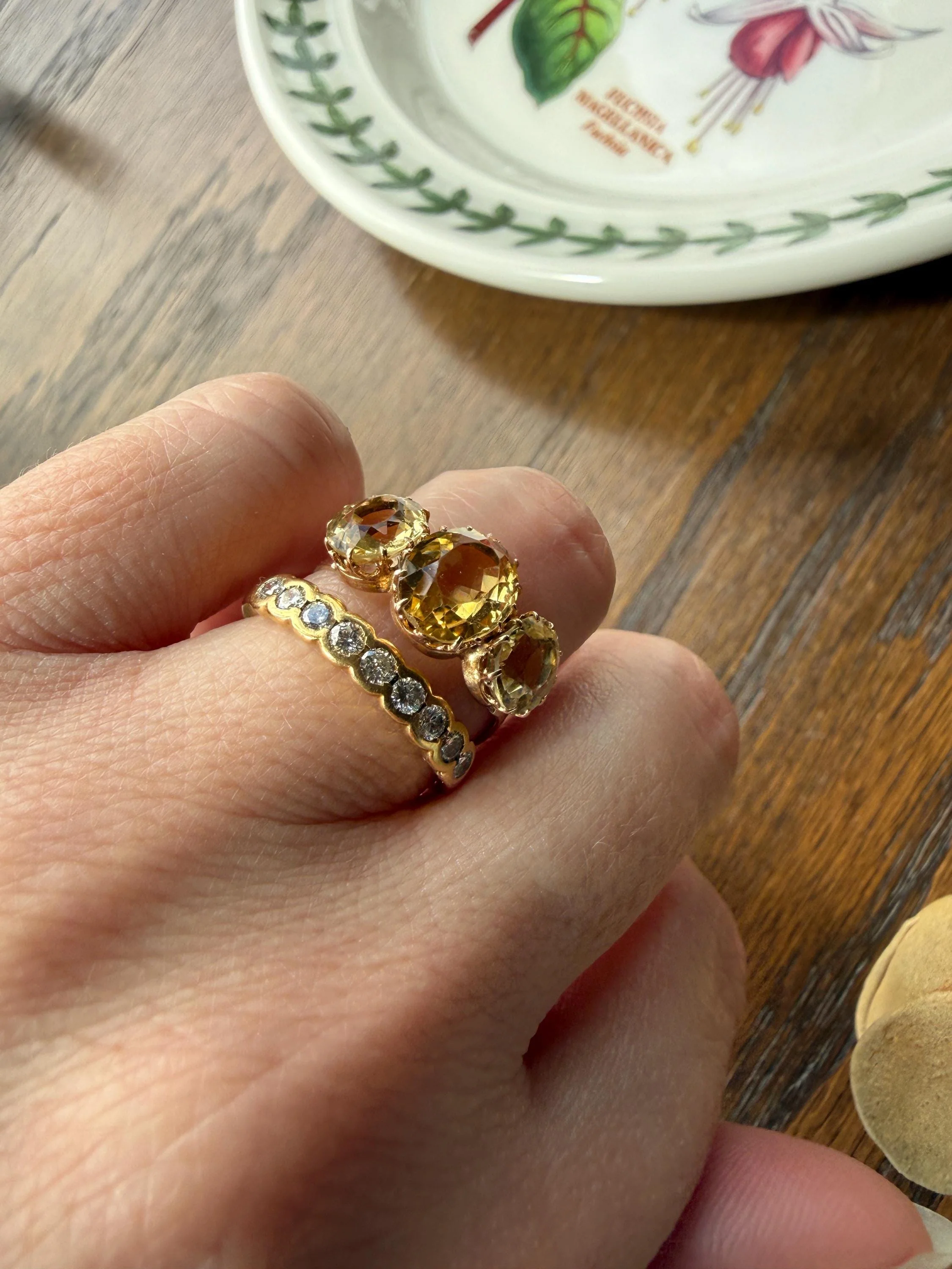 Vintage 18k Gold Nine Stone Diamond Wedding Skinny Band Minimalist Stacker Ring Scalloped Bezel Setting - Image 2