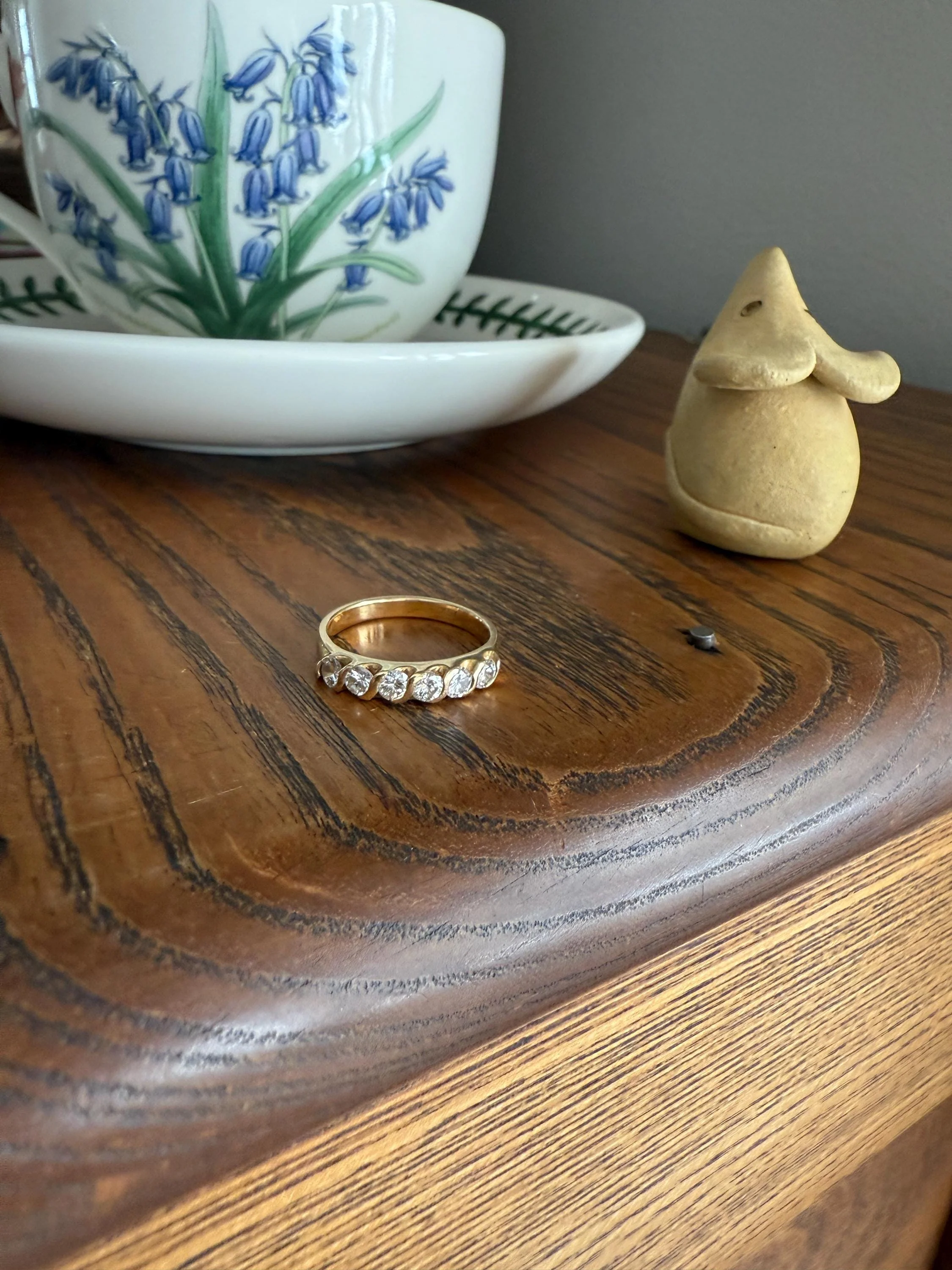 Vintage 18k Gold Solid Eye Clean .72 Carat Six Stone Older Brilliant Cut Diamond Stacker Band Ring Swirl Bezel - Image 12