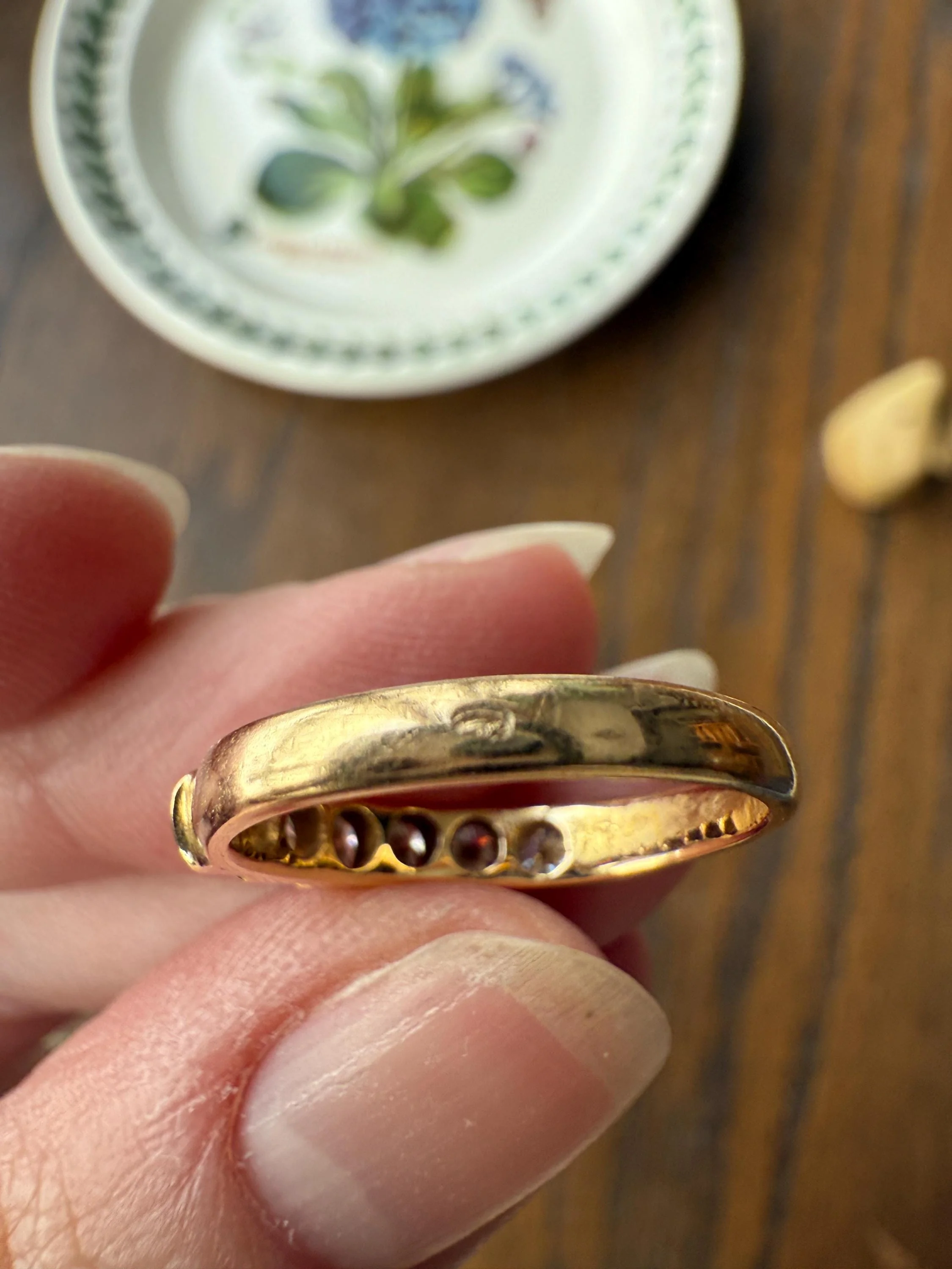 Vintage 18k Gold Solid Eye Clean .72 Carat Six Stone Older Brilliant Cut Diamond Stacker Band Ring Swirl Bezel - Image 15