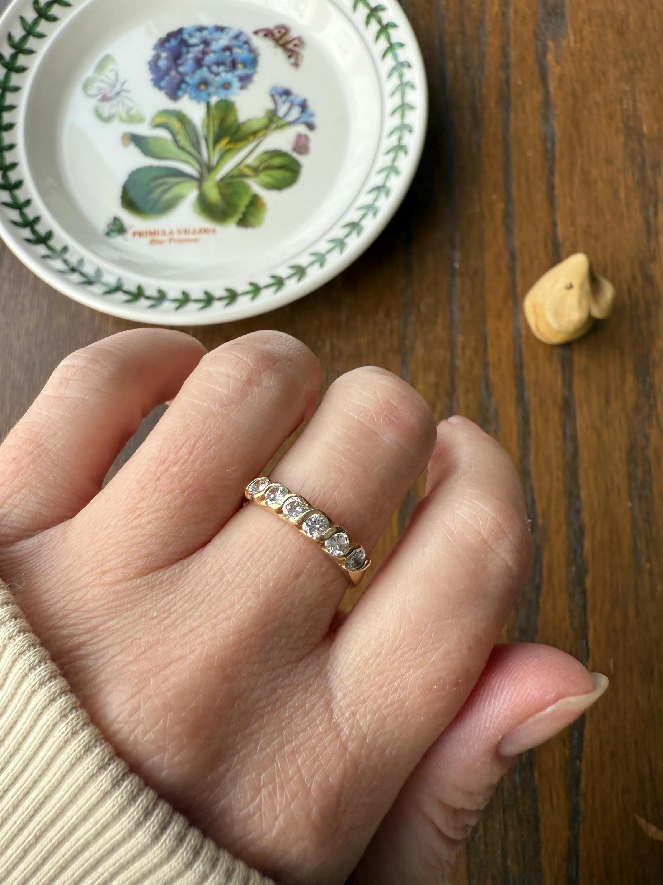Vintage 18k Gold Solid Eye Clean .72 Carat Six Stone Older Brilliant Cut Diamond Stacker Band Ring Swirl Bezel - Image 9