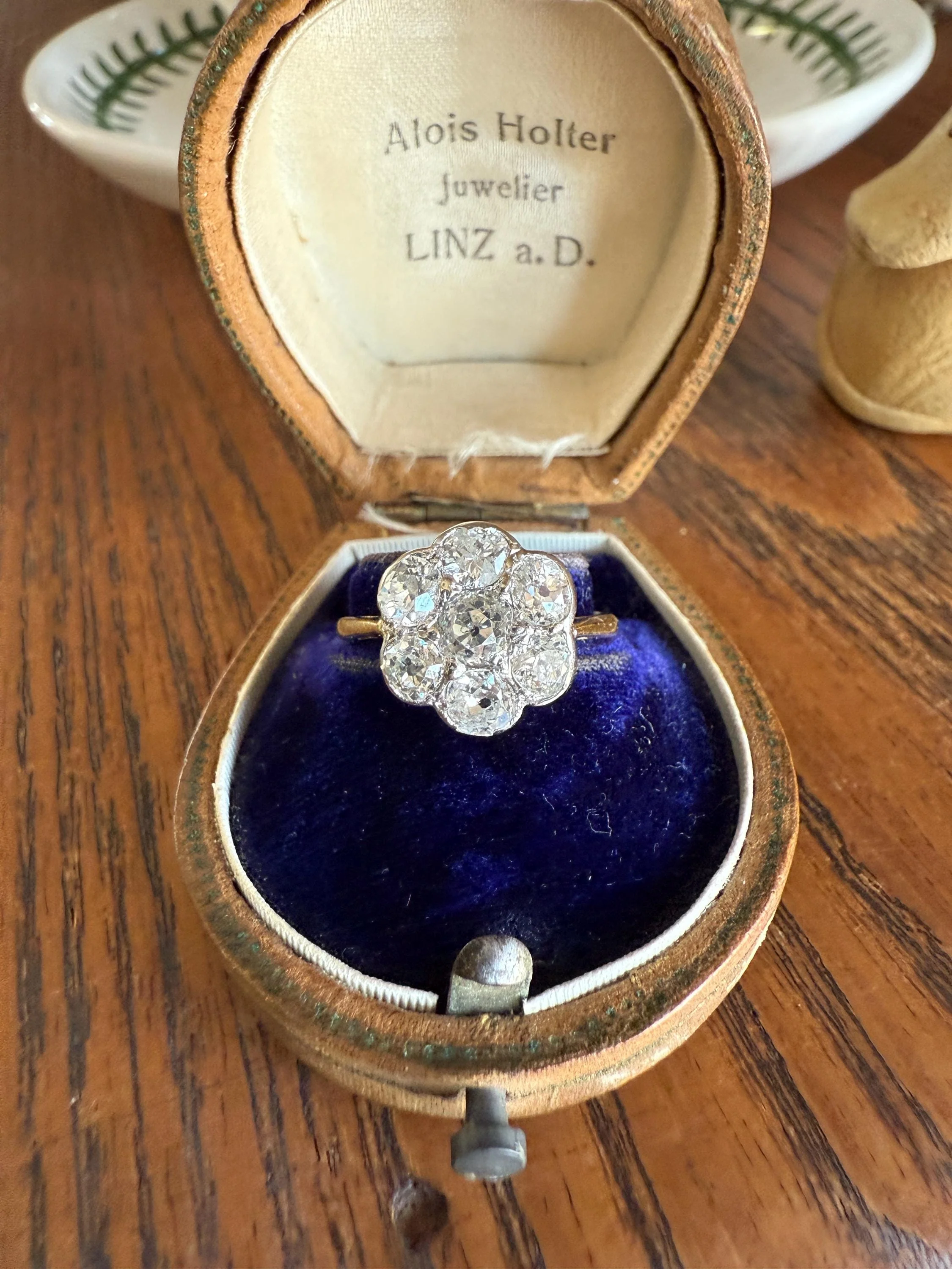 Vintage 1.9 Carat Old Mine Cut DIAMOND Daisy Flower Cluster Ring 18k Gold Art Deco Tall Domed Antique Seven Stone Bezel Setting Floral - Image 12