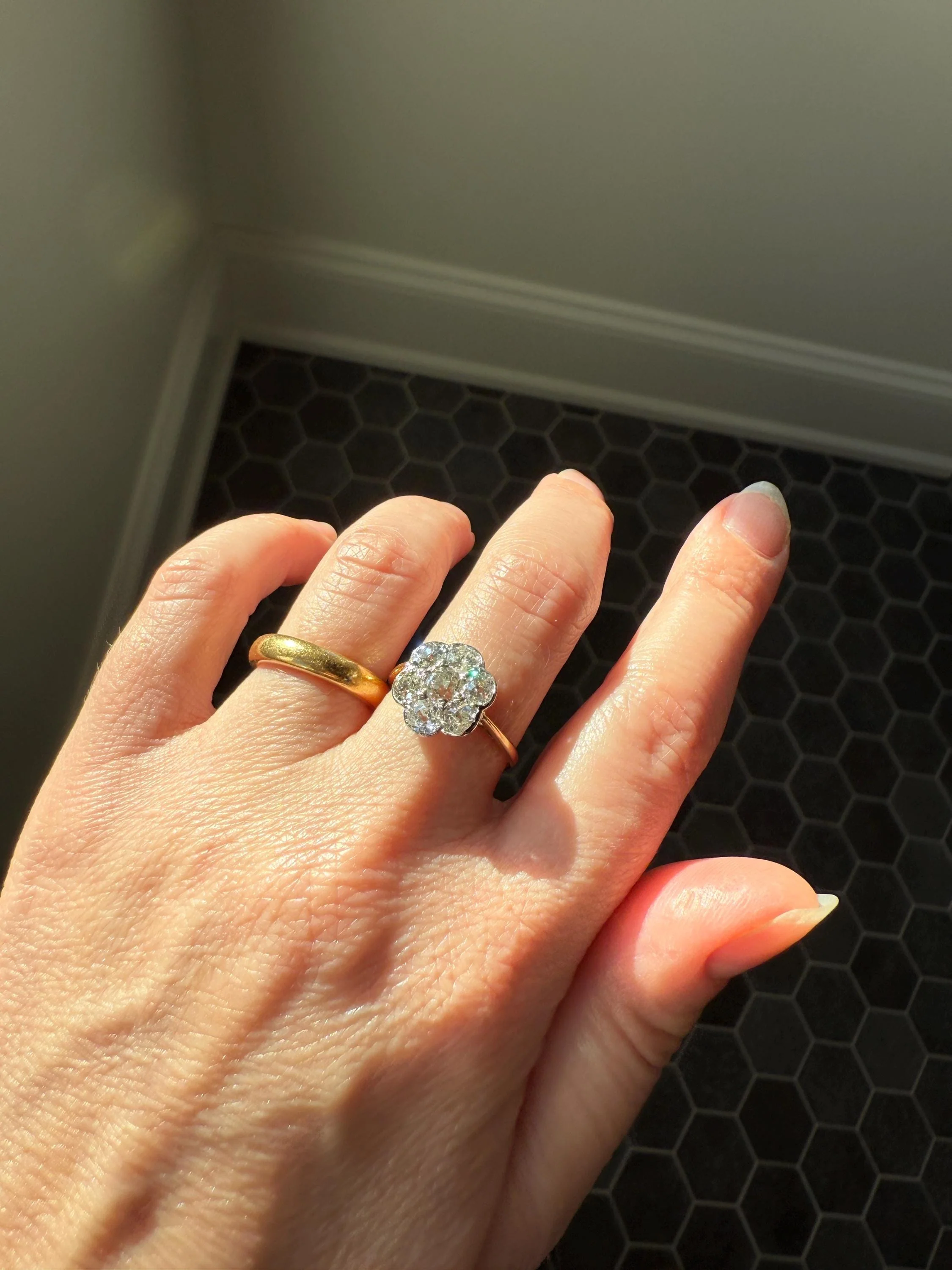 Vintage 1.9 Carat Old Mine Cut DIAMOND Daisy Flower Cluster Ring 18k Gold Art Deco Tall Domed Antique Seven Stone Bezel Setting Floral - Image 13