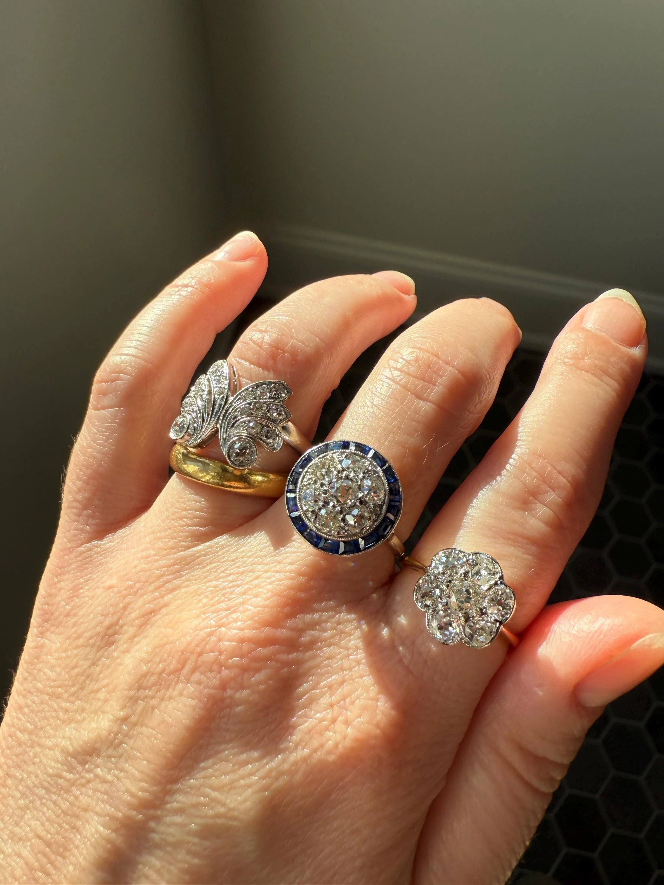 Vintage 1.9 Carat Old Mine Cut DIAMOND Daisy Flower Cluster Ring 18k Gold Art Deco Tall Domed Antique Seven Stone Bezel Setting Floral - Image 2