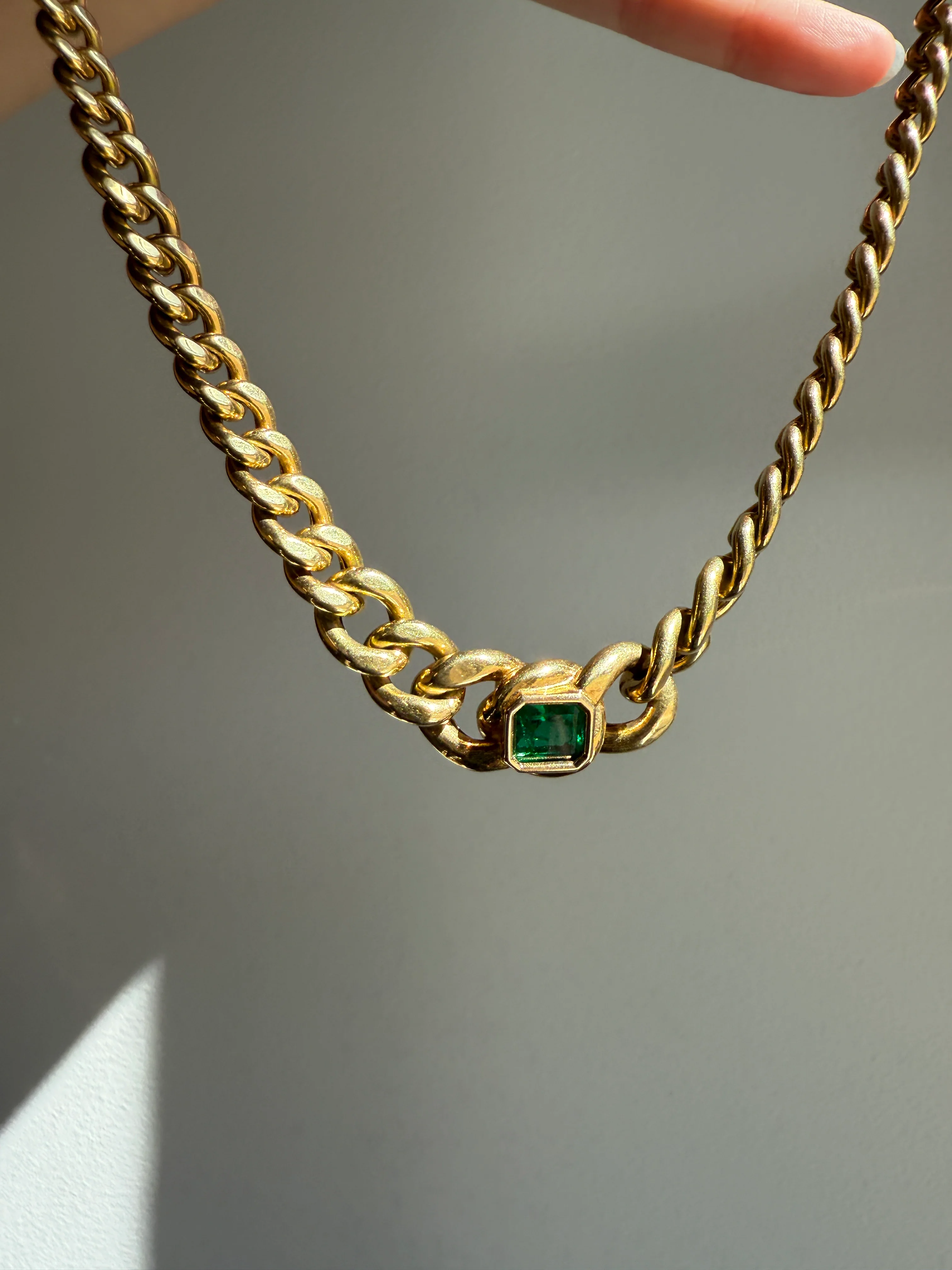 Vintage 26g 18k Gold Natural EMERALD French Curb Chain DATED Cert & ORIGINAL Gouache Drawing Design Heavy Unisex Chunky Green - Image 16