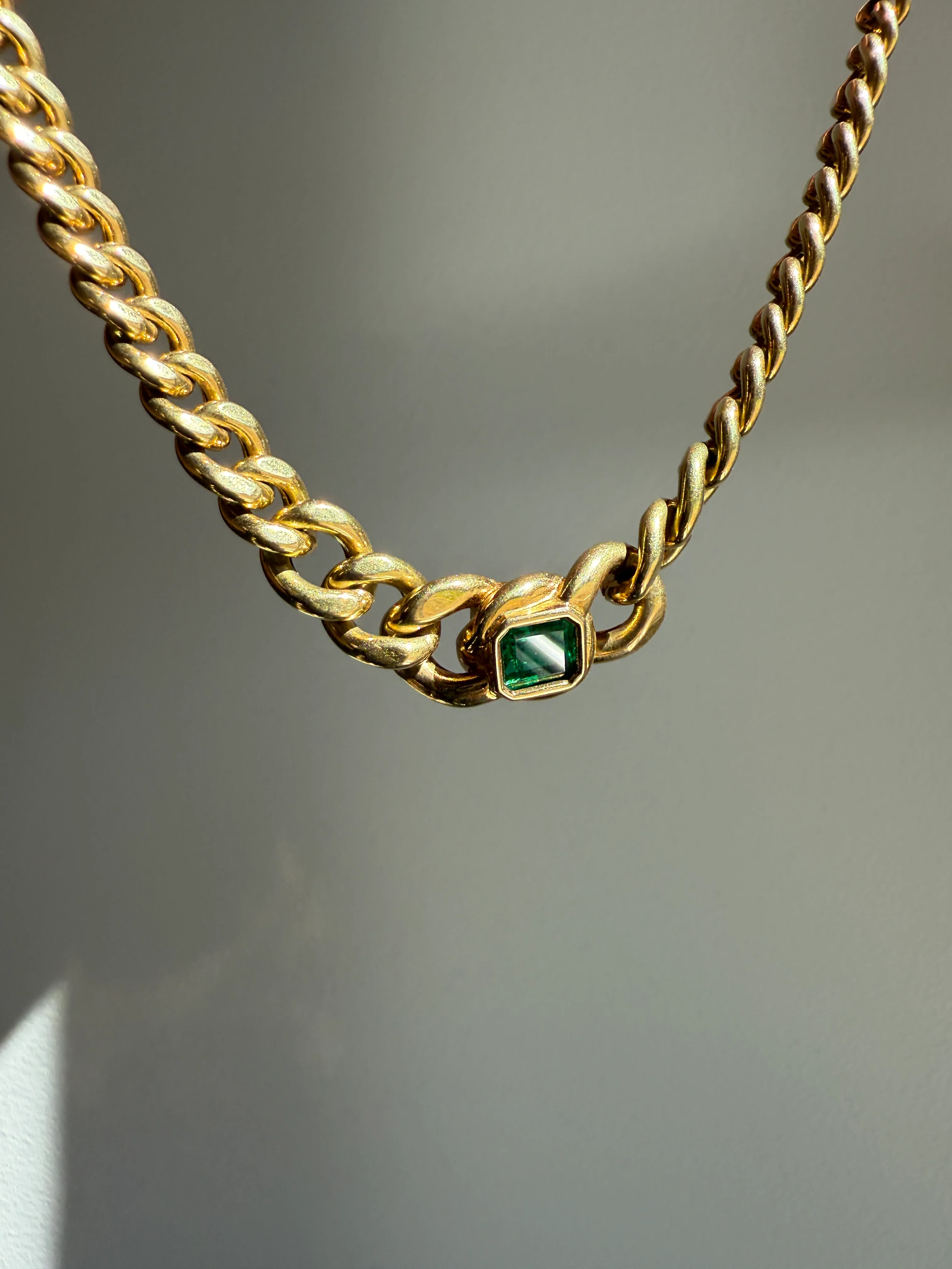 Vintage 26g 18k Gold Natural EMERALD French Curb Chain DATED Cert & ORIGINAL Gouache Drawing Design Heavy Unisex Chunky Green - Image 8