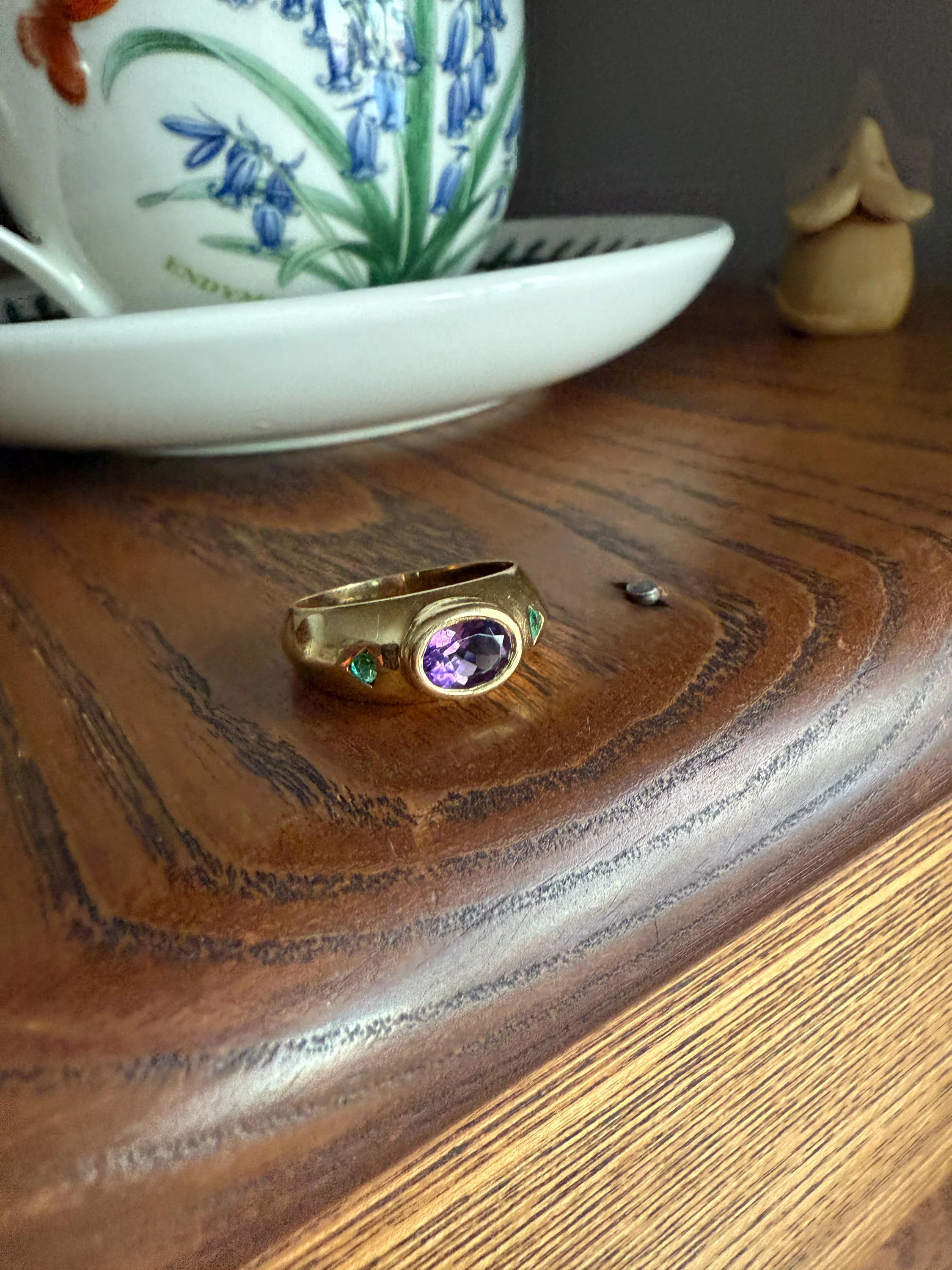 Vintage AMETHYST Emerald Geometric Domed Band Stacker Ring 18k Gold French Green Purple Chunky - Image 13
