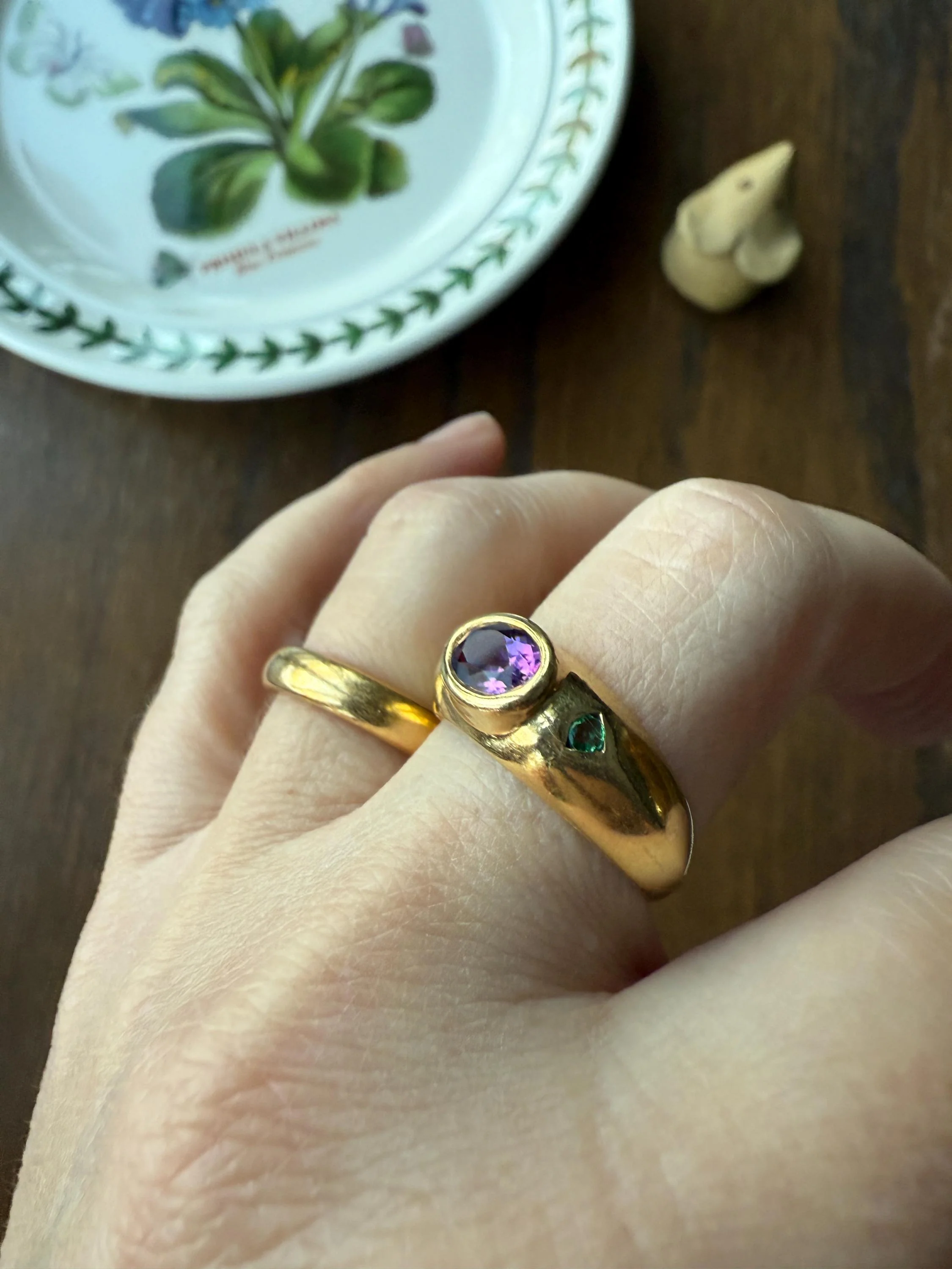 Vintage AMETHYST Emerald Geometric Domed Band Stacker Ring 18k Gold French Green Purple Chunky - Image 8