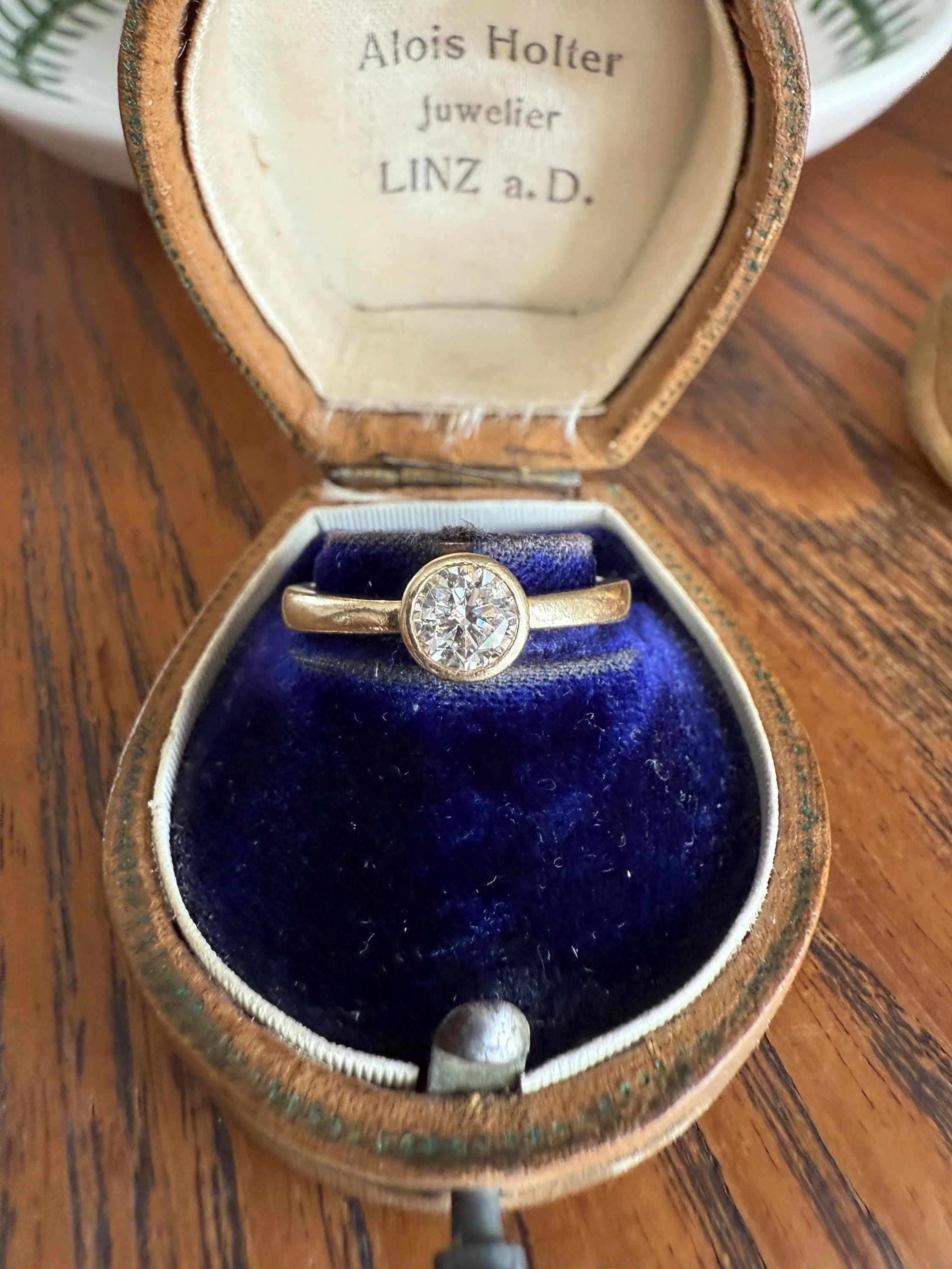 Vintage DIAMOND Bezel Set Ring Stacker Band 14k Gold Solid Geometric Engagement Gift Unisex - Image 10
