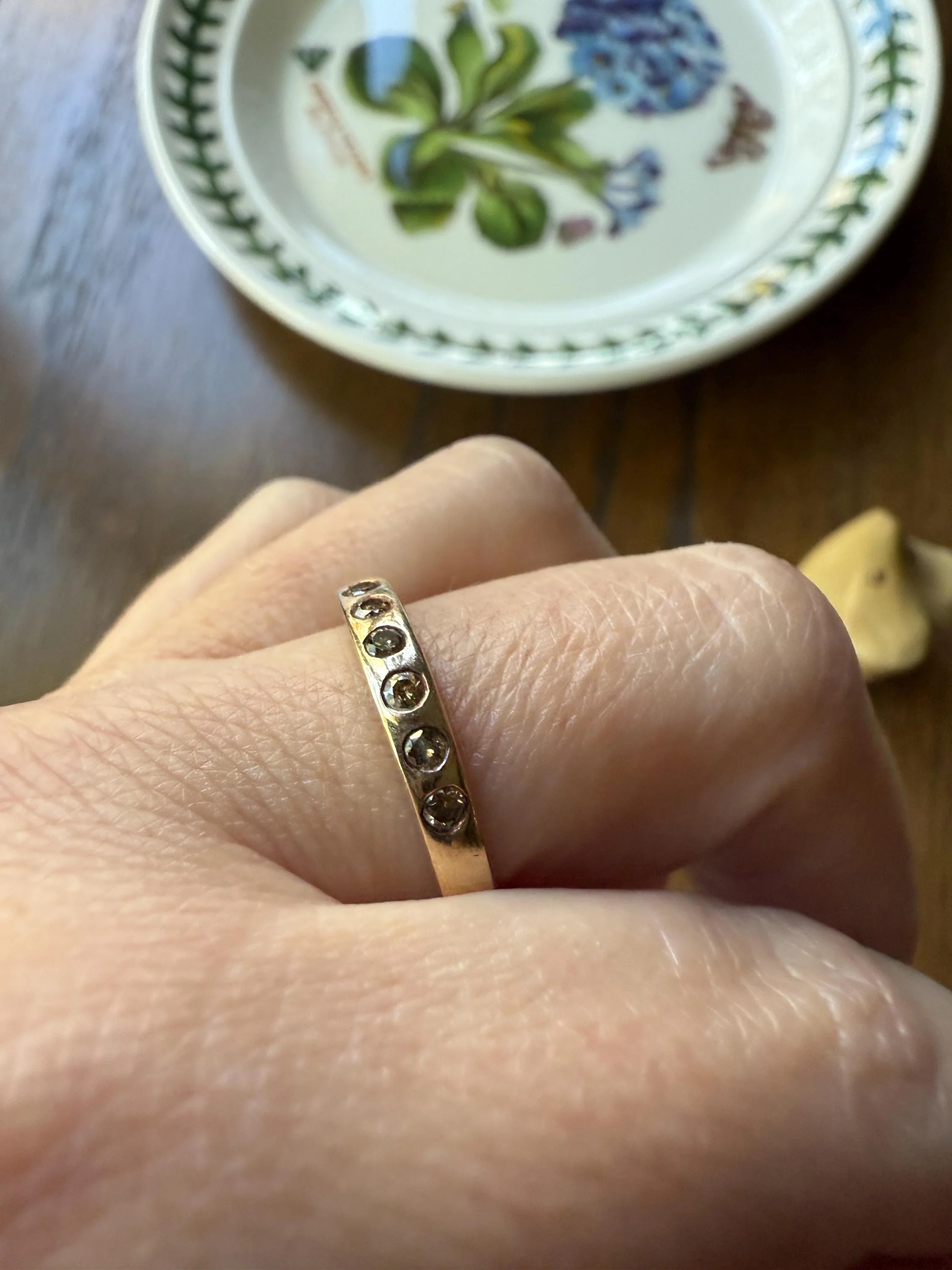 Vintage FANCY Brown Chocolate Golden Cognac Diamond Seven Stone Gypsy Band Skinny Stacker Half Hoop Eternity 9k Gold Minimalist - Image 5