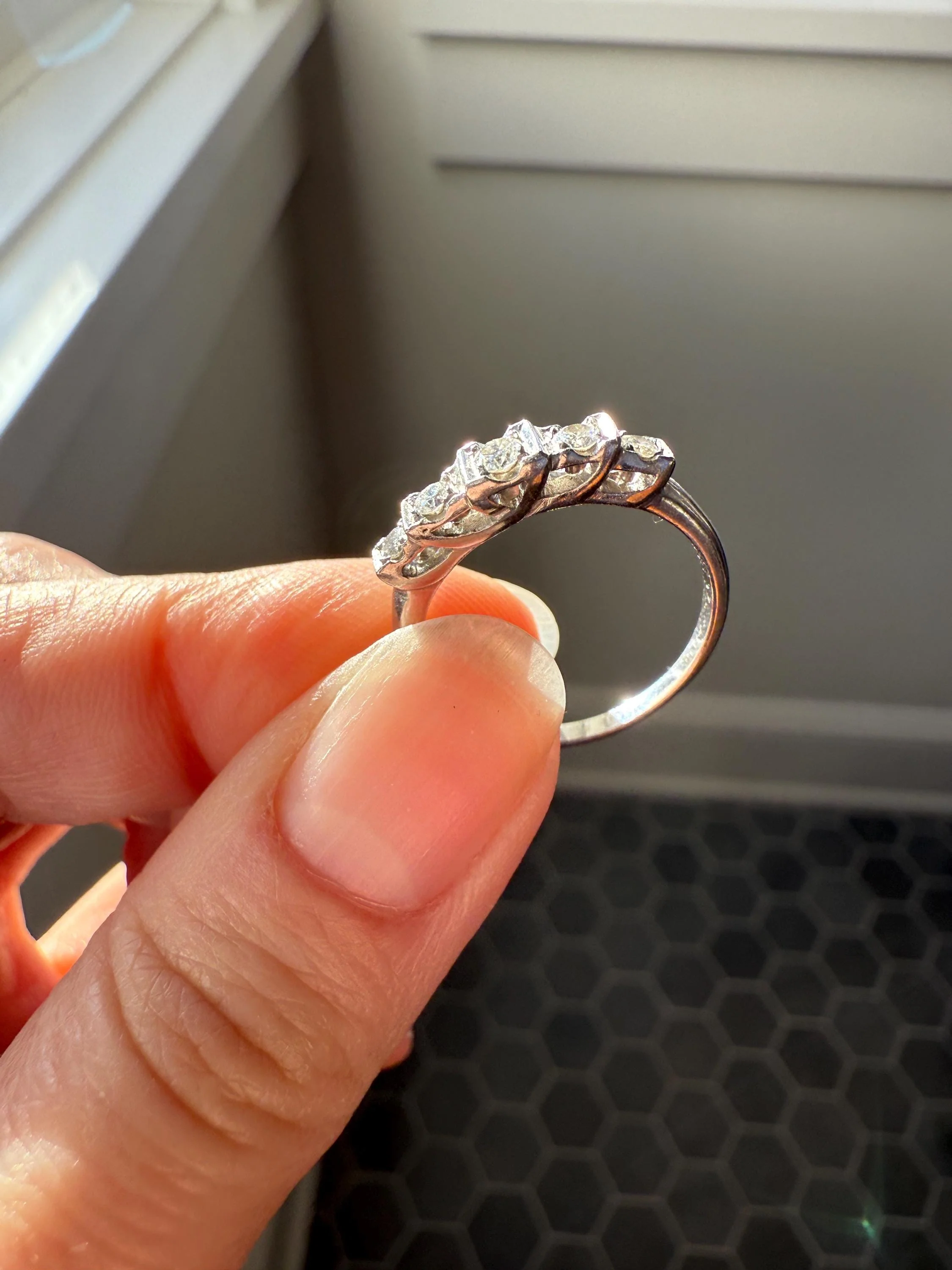 Vintage Five Stone Older Brilliant Cut DIAMOND Ring Stepped Squares Platinum Stacker Art Deco Geometric Band Tall Splay - Image 4