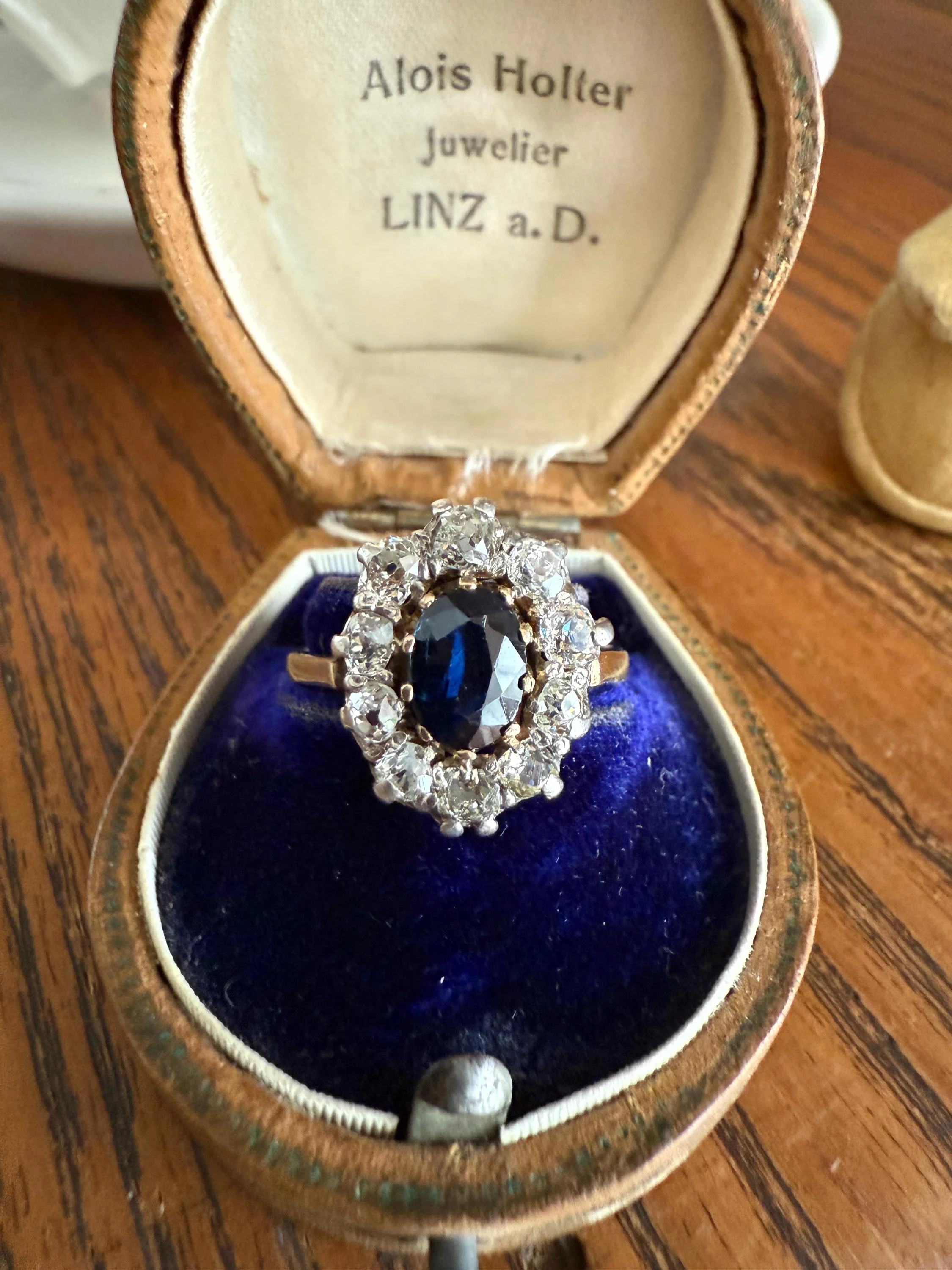 Vintage Natural SAPPHIRE Blue Antique 1.25 Carat Tdw Old Mine Cut DIAMOND Chunky Halo Ring 18k Gold 1.25Ctw OMC - Image 2