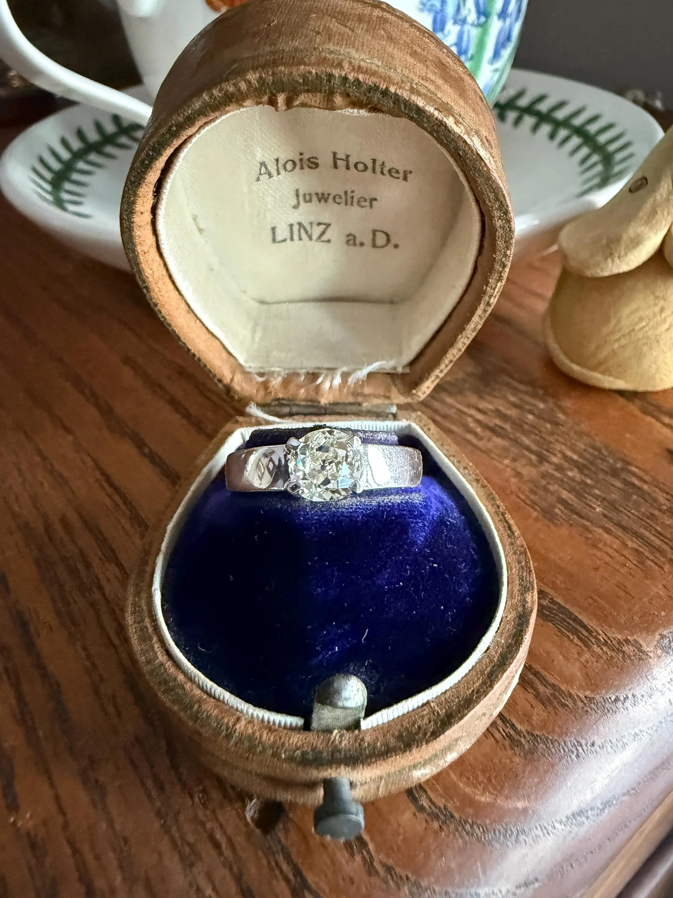 Vintage One Carat Antique Old Mine Cut DIAMOND Ring Stacker Band 7.7g 18k White Gold Solitaire Geometric Engagement 1Ctw OmC - Image 4