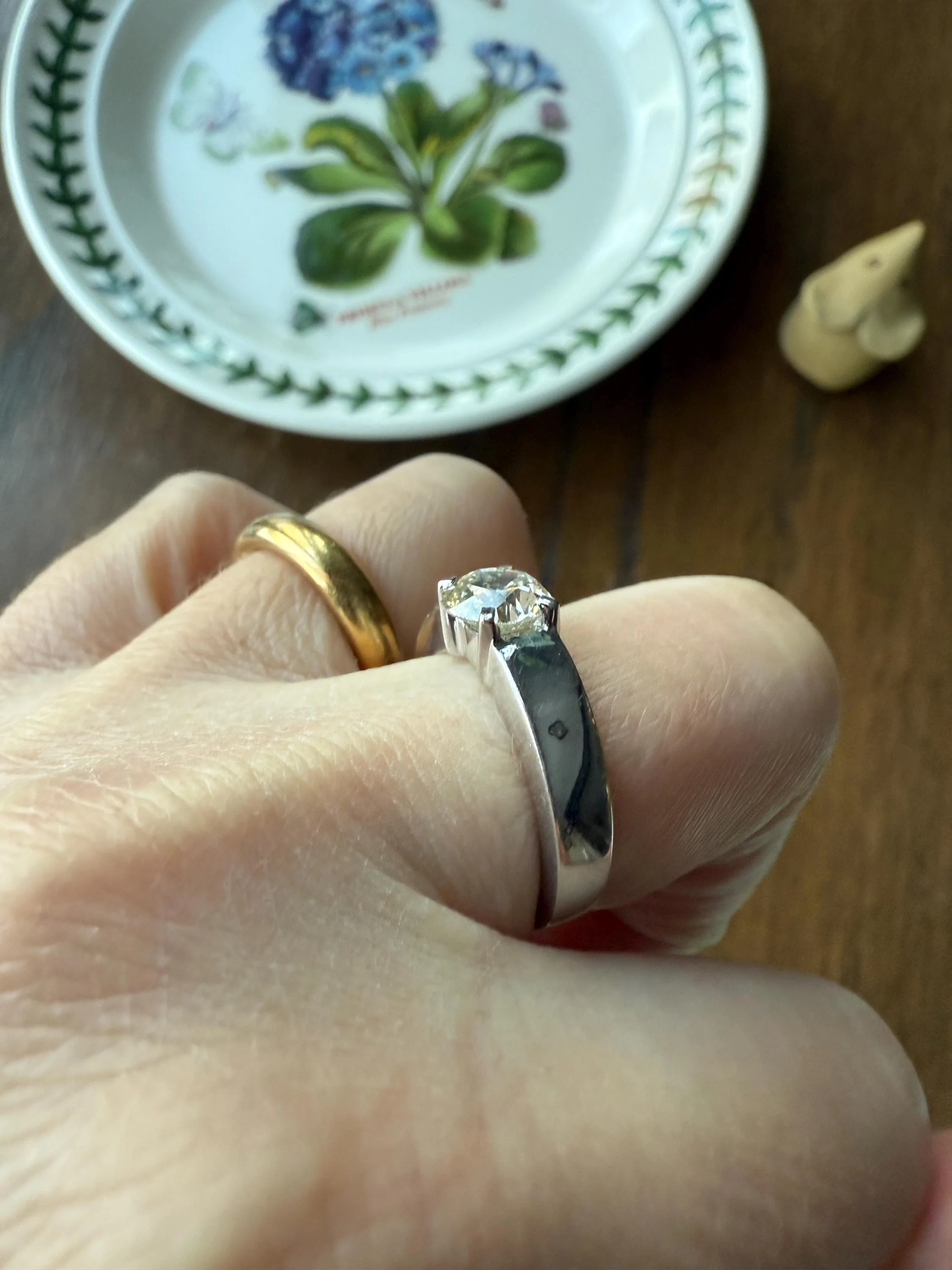 Vintage One Carat Antique Old Mine Cut DIAMOND Ring Stacker Band 7.7g 18k White Gold Solitaire Geometric Engagement 1Ctw OmC - Image 5
