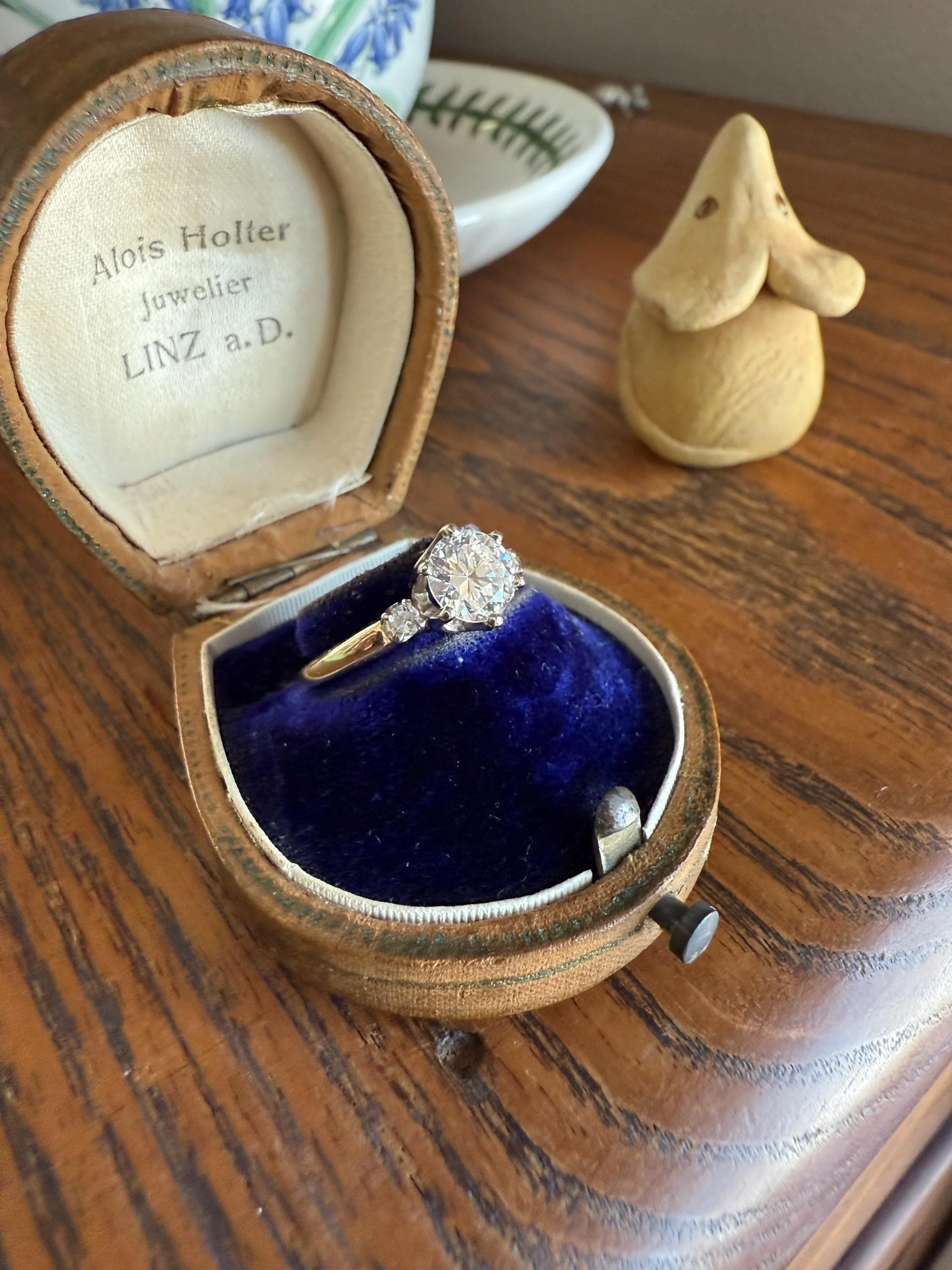 A+ Vintage One CARAT Transitional Cut DIAMOND Eye Clean Solitaire Engagement Ring w/ accents 18k Gold Fiery Stacker - Image 9