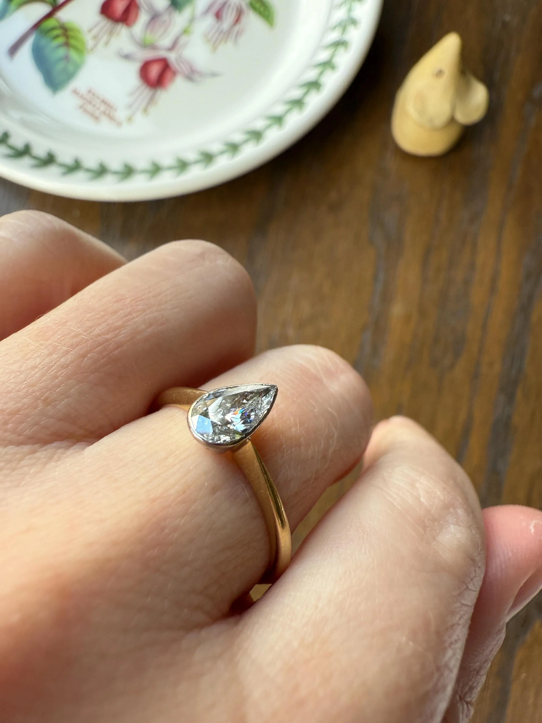 Vintage PEAR Natural Diamond Solitaire Ring One Carat 18k Gold Bezel Set Knife Edge Band Engagement Stacker - Image 8