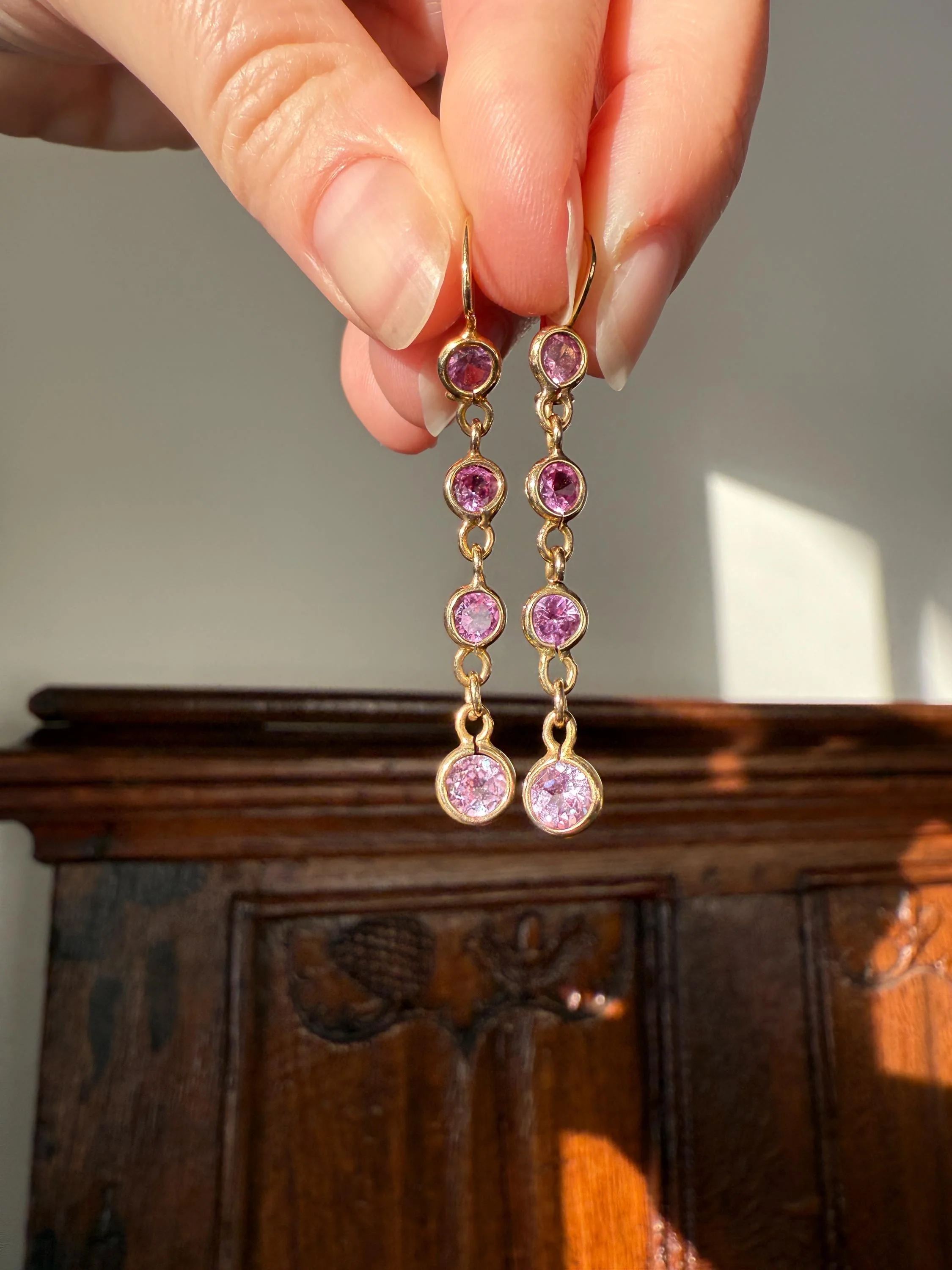 Vintage PINK SAPPHIRE 14k Gold Solid Bezel Set Dangle Earrings Linear Lilac Pastel Pink Sparkle - Image 11