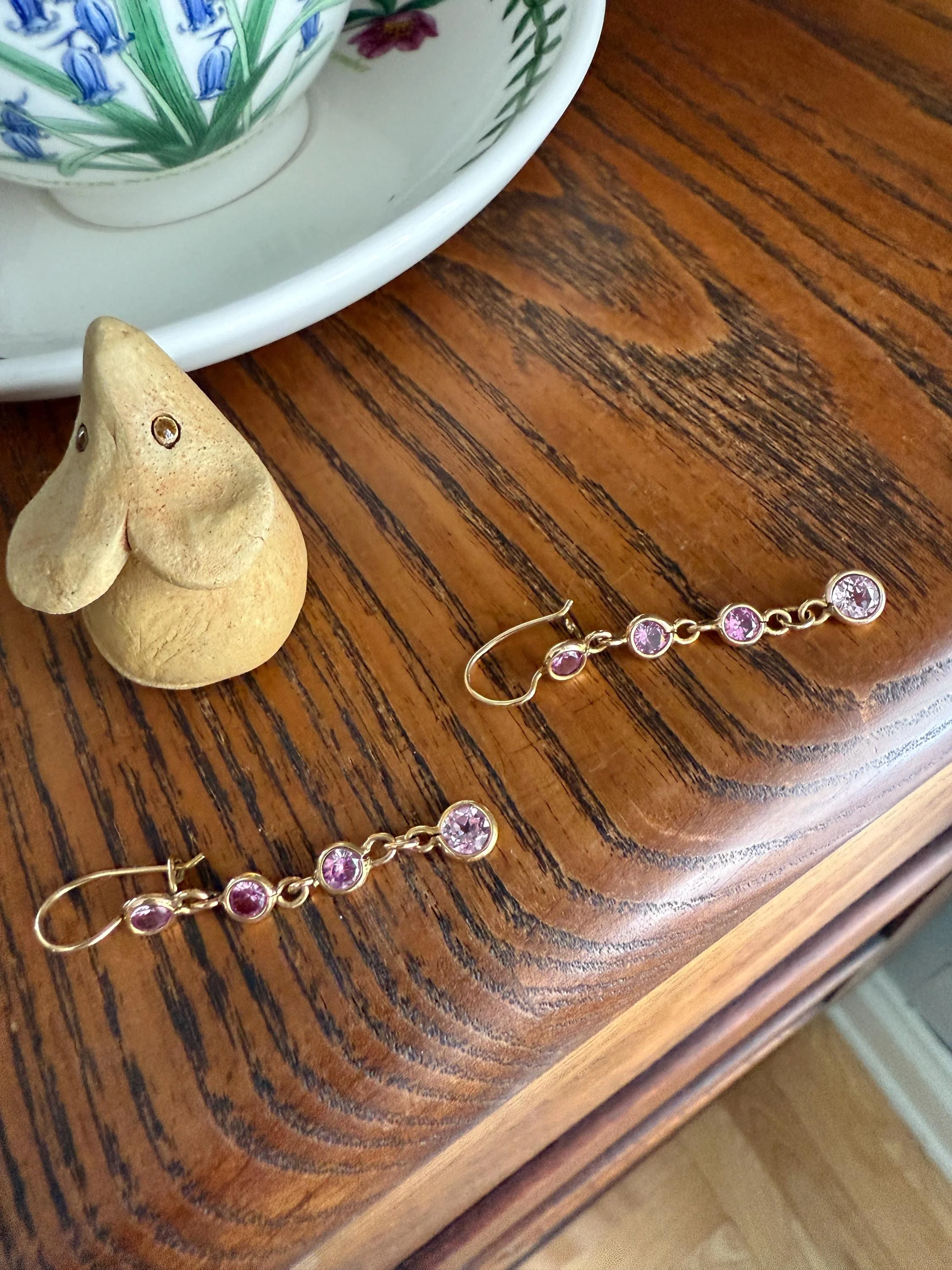 Vintage PINK SAPPHIRE 14k Gold Solid Bezel Set Dangle Earrings Linear Lilac Pastel Pink Sparkle - Image 15