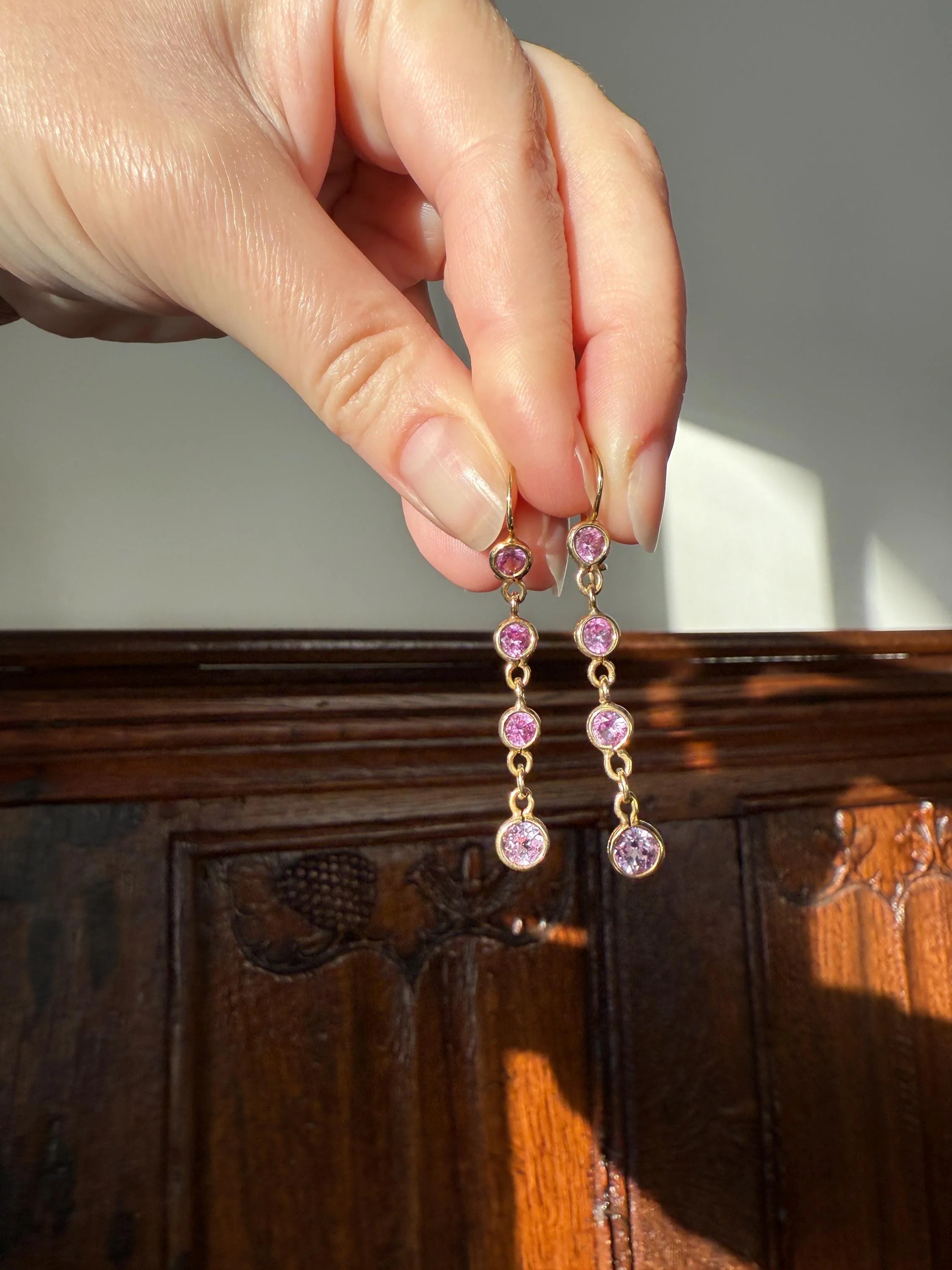 Vintage PINK SAPPHIRE 14k Gold Solid Bezel Set Dangle Earrings Linear Lilac Pastel Pink Sparkle - Image 6