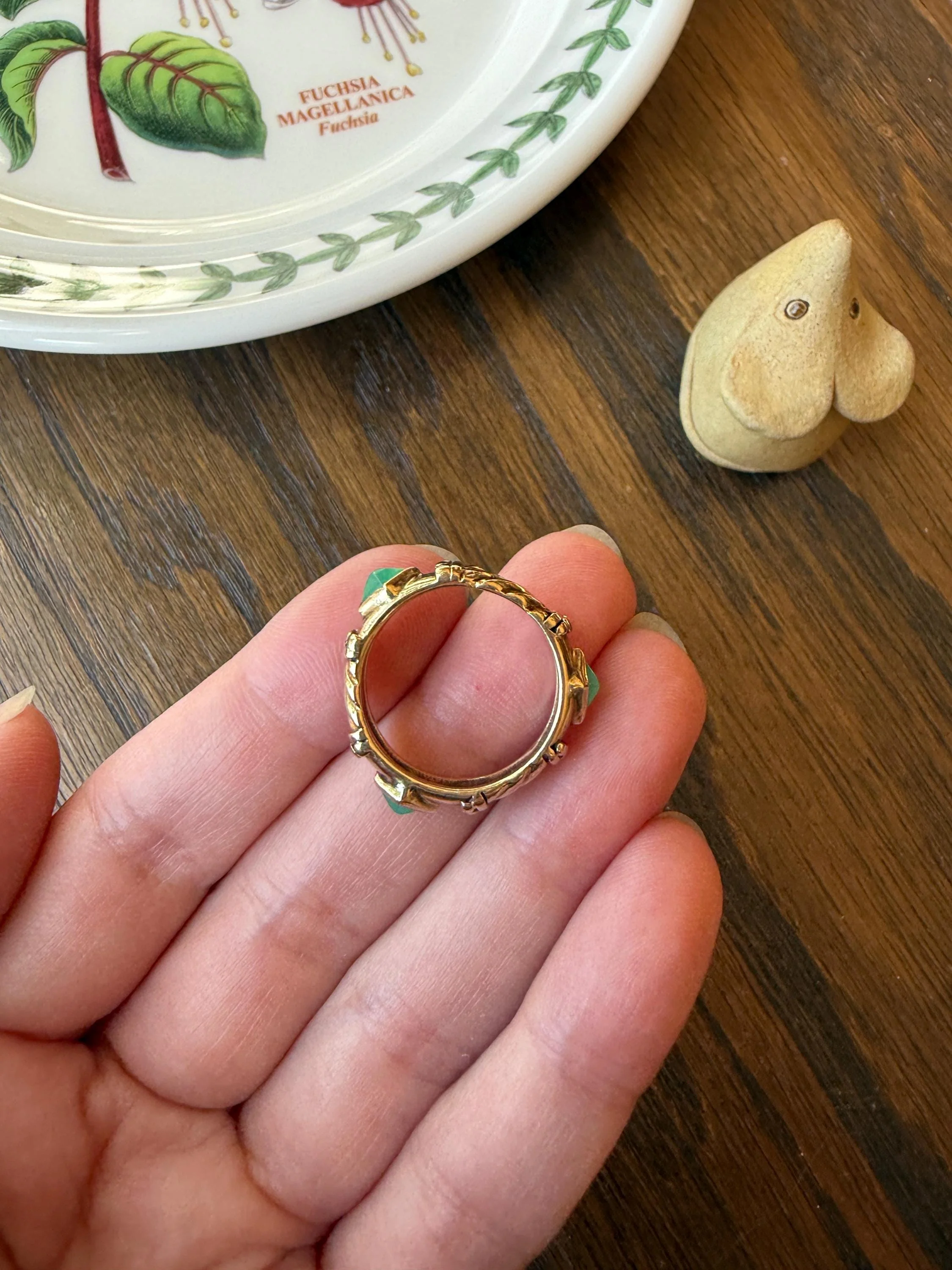 Vintage Pyramid Green Chalcedony Braid Rivet 3D Chunky Band 10k Gold Ring Retro Stacker Texture - Image 18