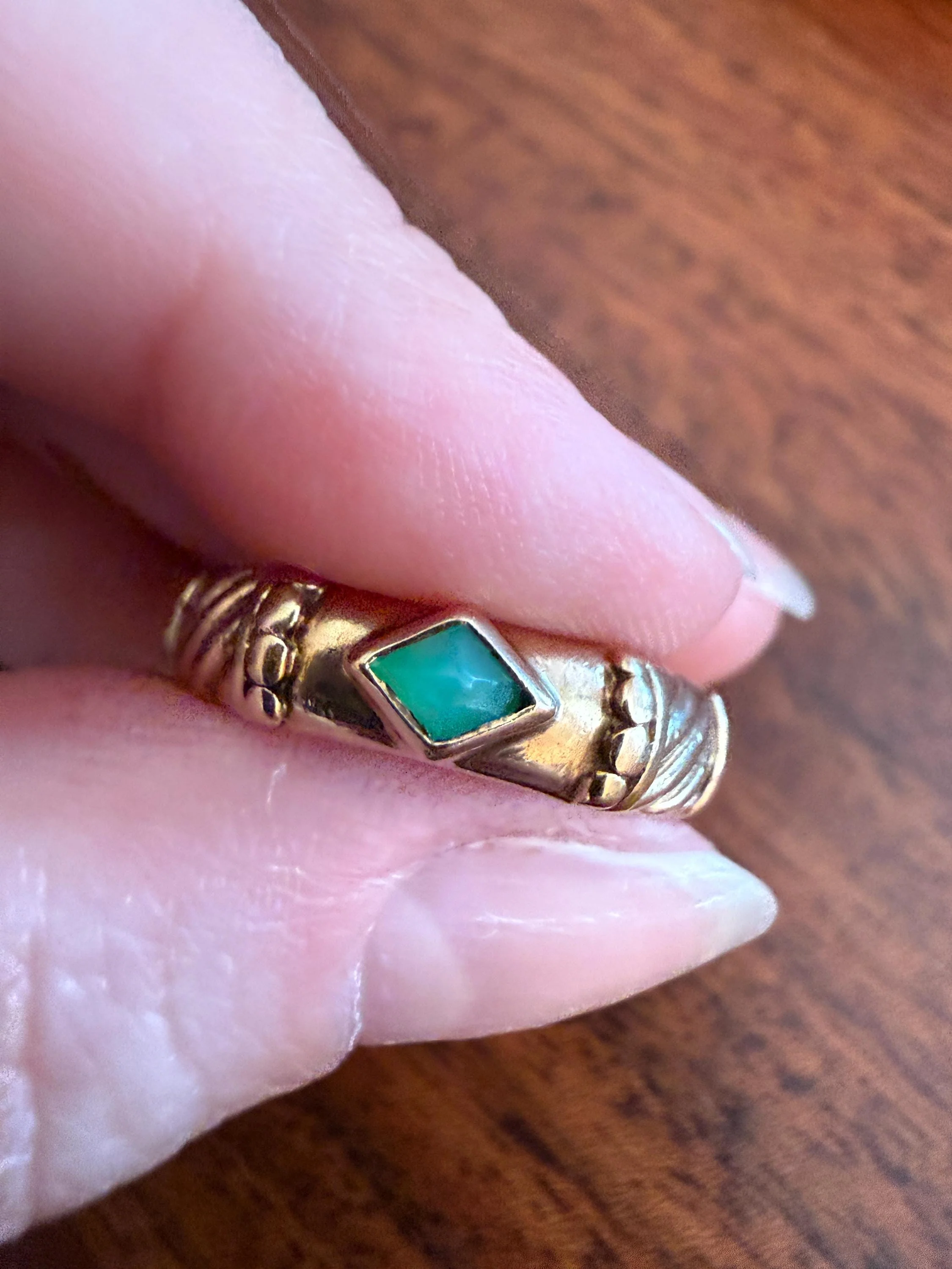 Vintage Pyramid Green Chalcedony Braid Rivet 3D Chunky Band 10k Gold Ring Retro Stacker Texture - Image 19