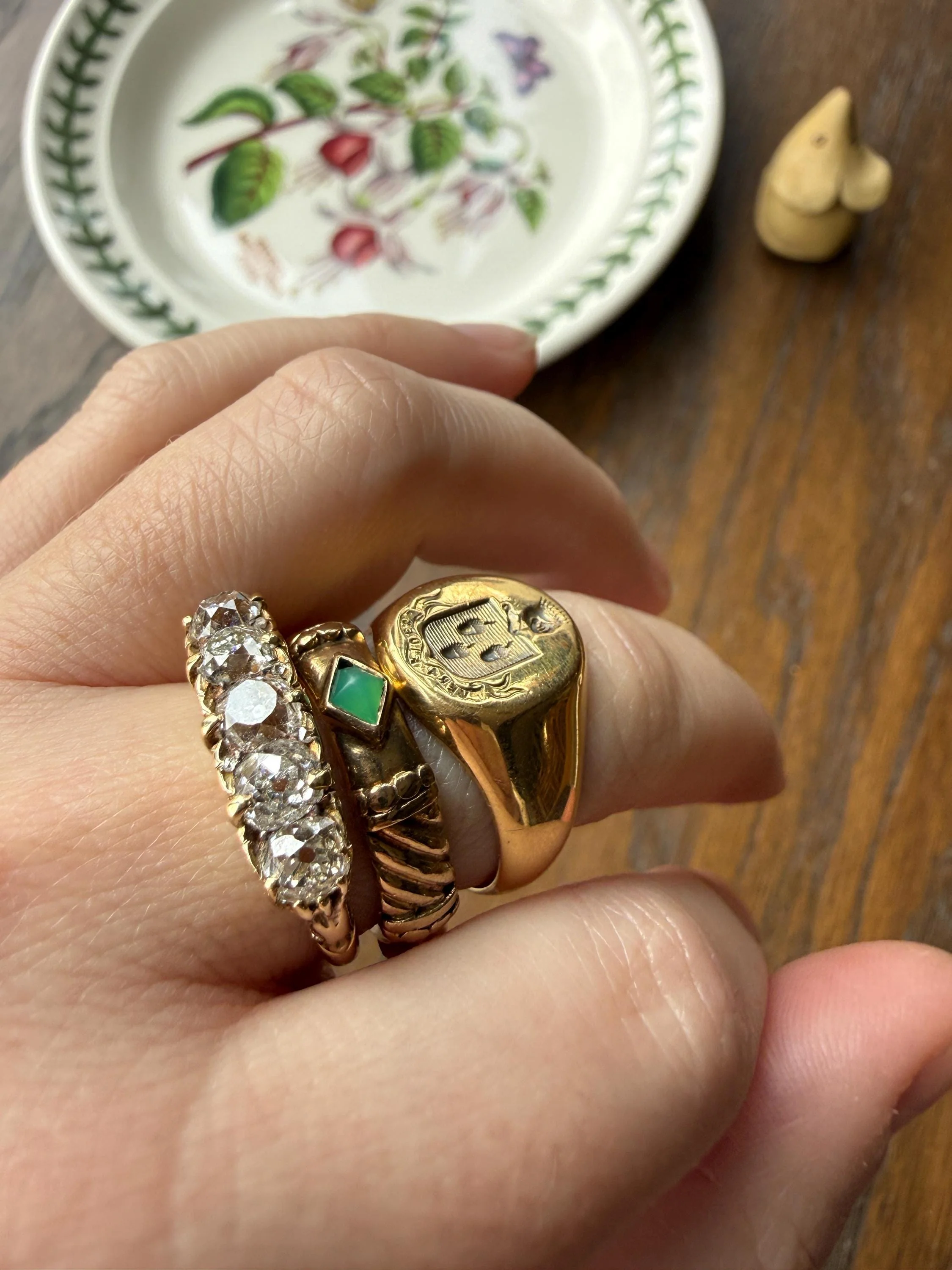 Vintage Pyramid Green Chalcedony Braid Rivet 3D Chunky Band 10k Gold Ring Retro Stacker Texture - Image 4