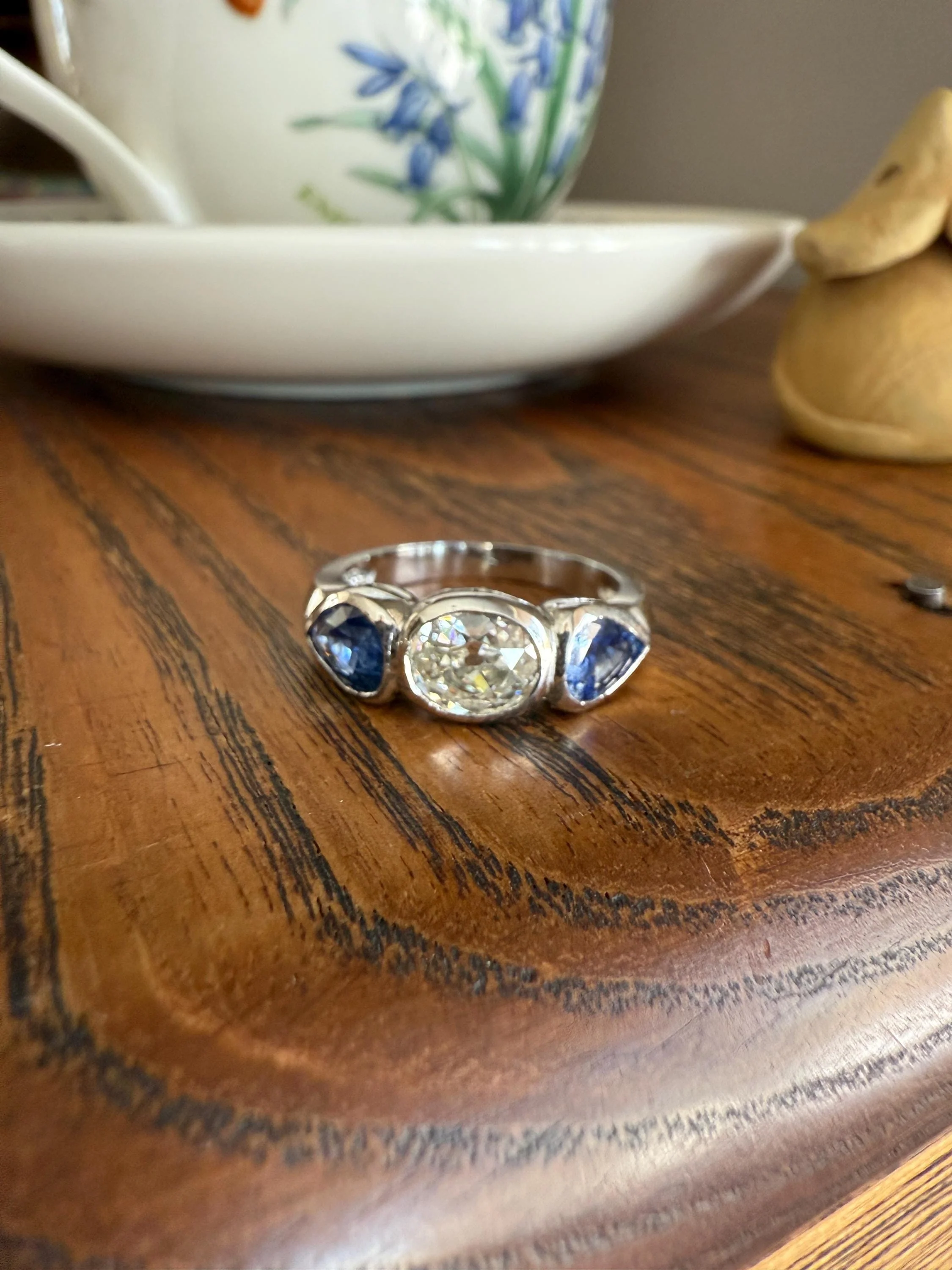 Vintage Spready One Carat Old Mine Cut DIAMOND Natural Pear SAPPHIRE East West OVAL Platinum Three Stone Ring Bezel Stacker Band Blue Chunky - Image 3