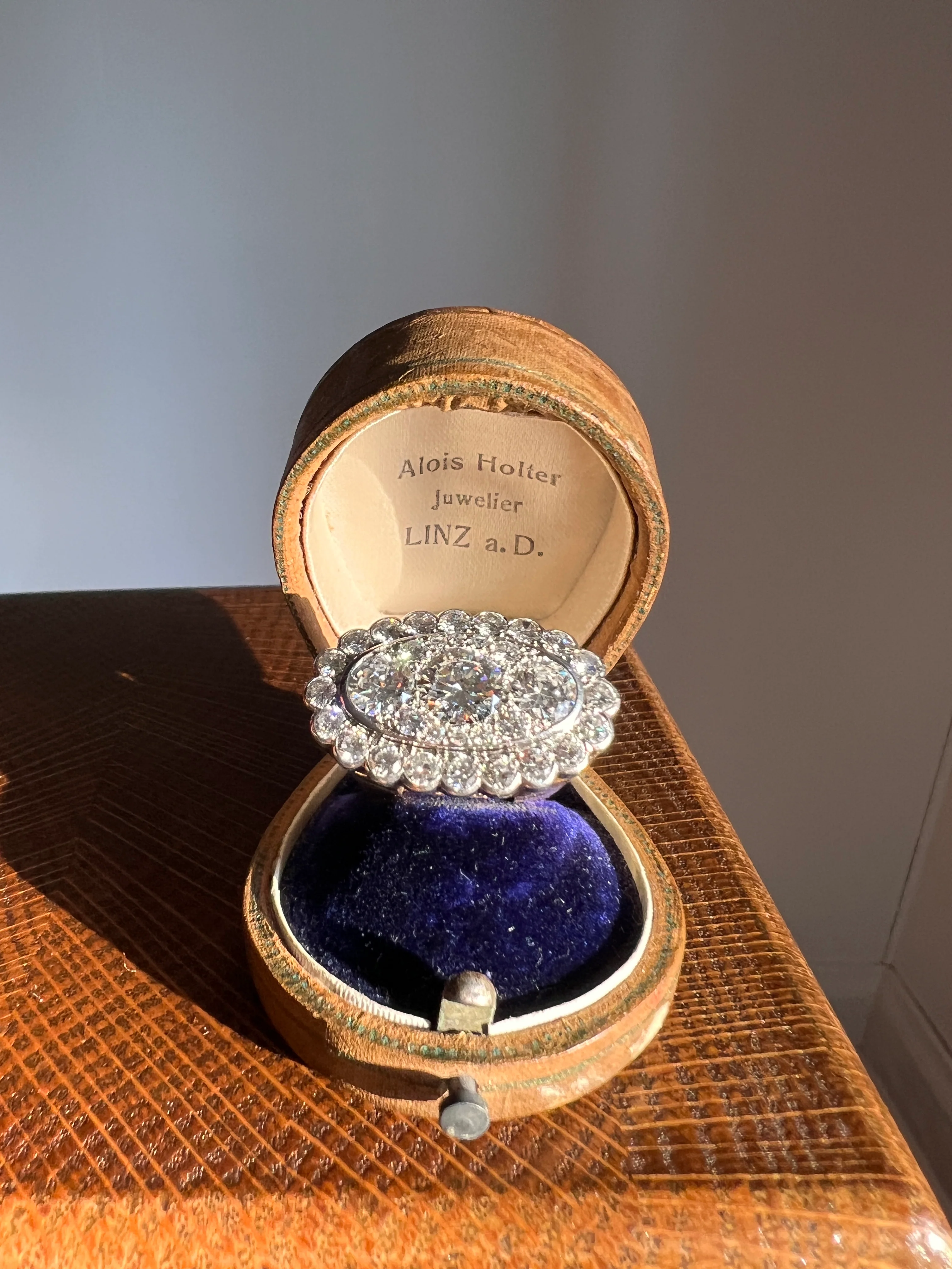 Vintage VAN CLEEF & ARPELS Boxed 5.25 Carat Transitional Cut Diamond Ring Heavy 22g 18k Gold Platinum Vtg to Antique Art Deco Special in Original Box - Image 35