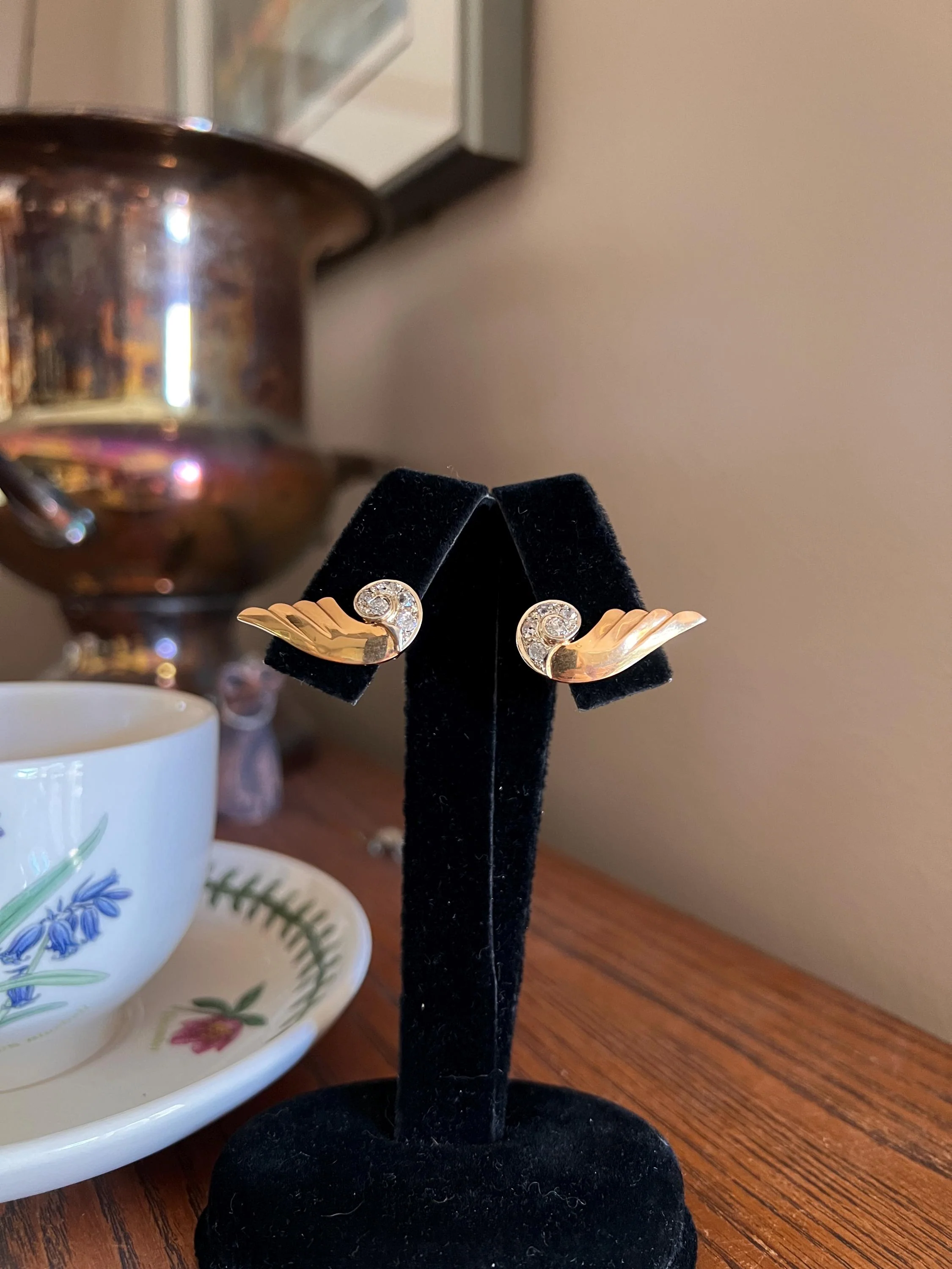 WINGED Fabulous 1 Carat 1 Ctw. Art Deco French Old Mine Cut DIAMOND Earrings 18k Gold Figural Swirl Antique Vintage Climber Crawler Chunky Retro - Image 7
