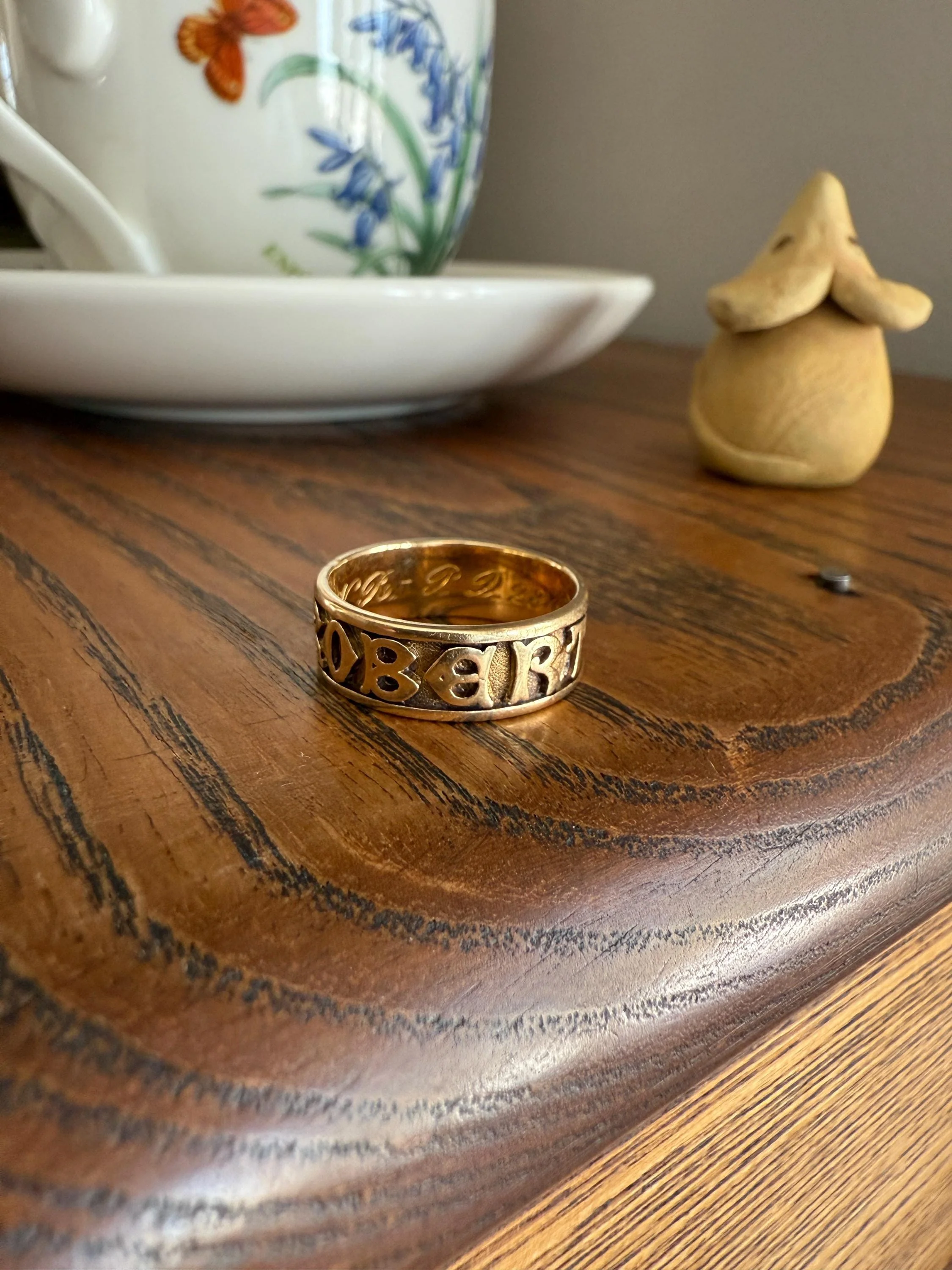 Wish My Name Was ROBERT Antique DATED 1909 French Edwardian 14k Gold Solid Ornate Eternity 3D Monogram Cigar Band Name Ring - Image 6