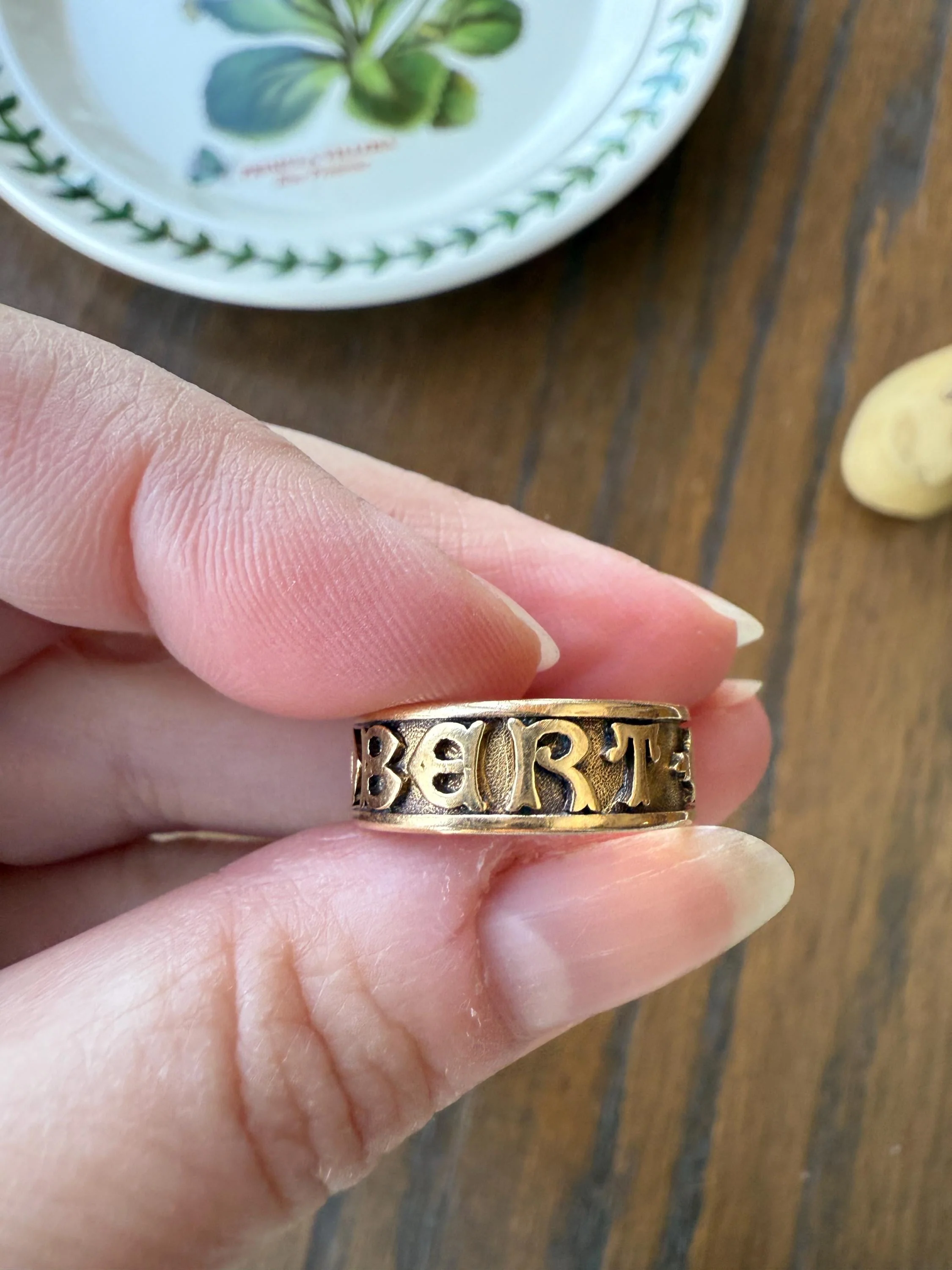 Wish My Name Was ROBERT Antique DATED 1909 French Edwardian 14k Gold Solid Ornate Eternity 3D Monogram Cigar Band Name Ring - Image 7