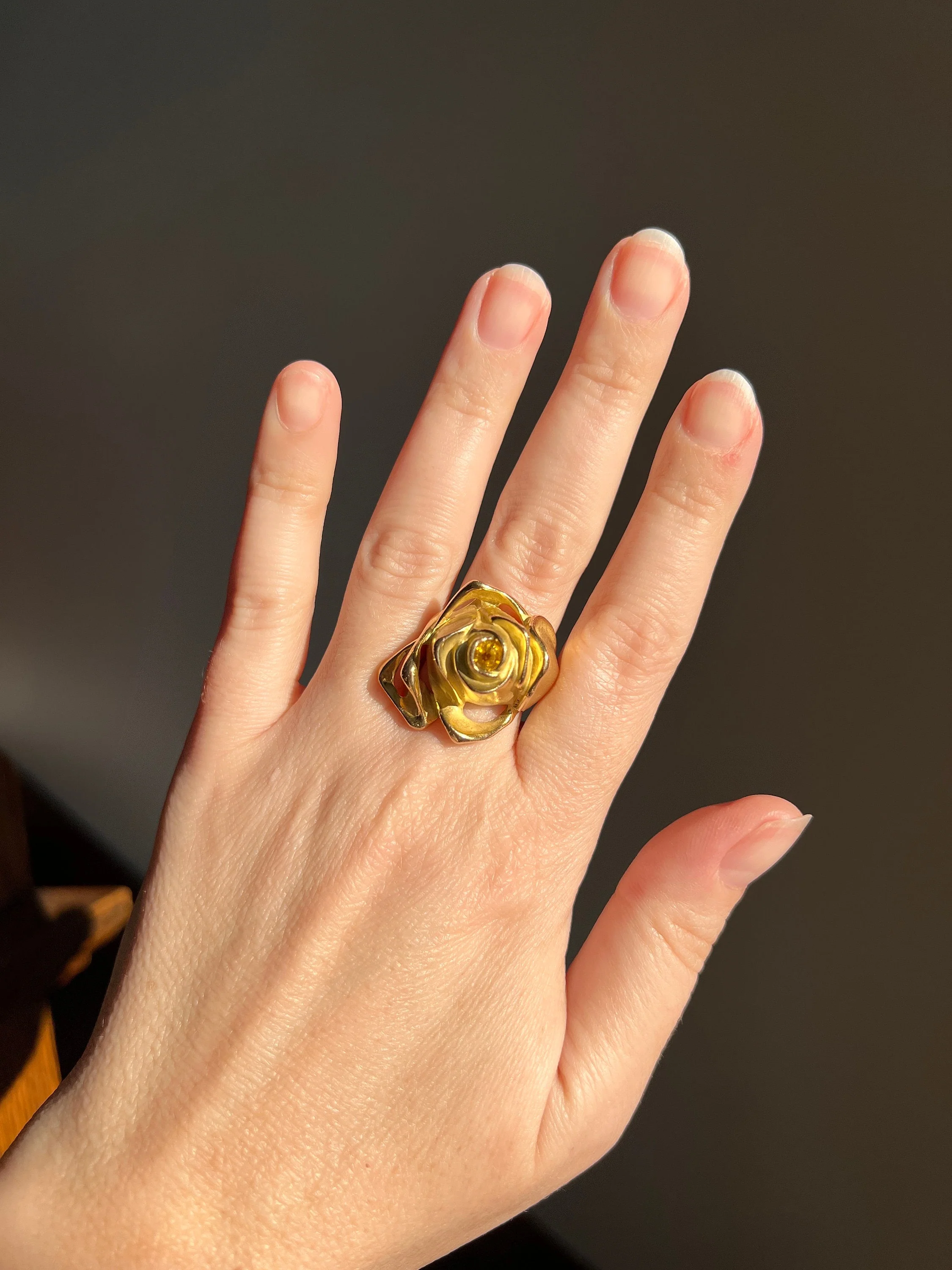 XL Figural ROSE Ring Very HEAVY 17.1g 18k Gold Solid Vintage Floral Yellow Sapphire Chunky - Image 4