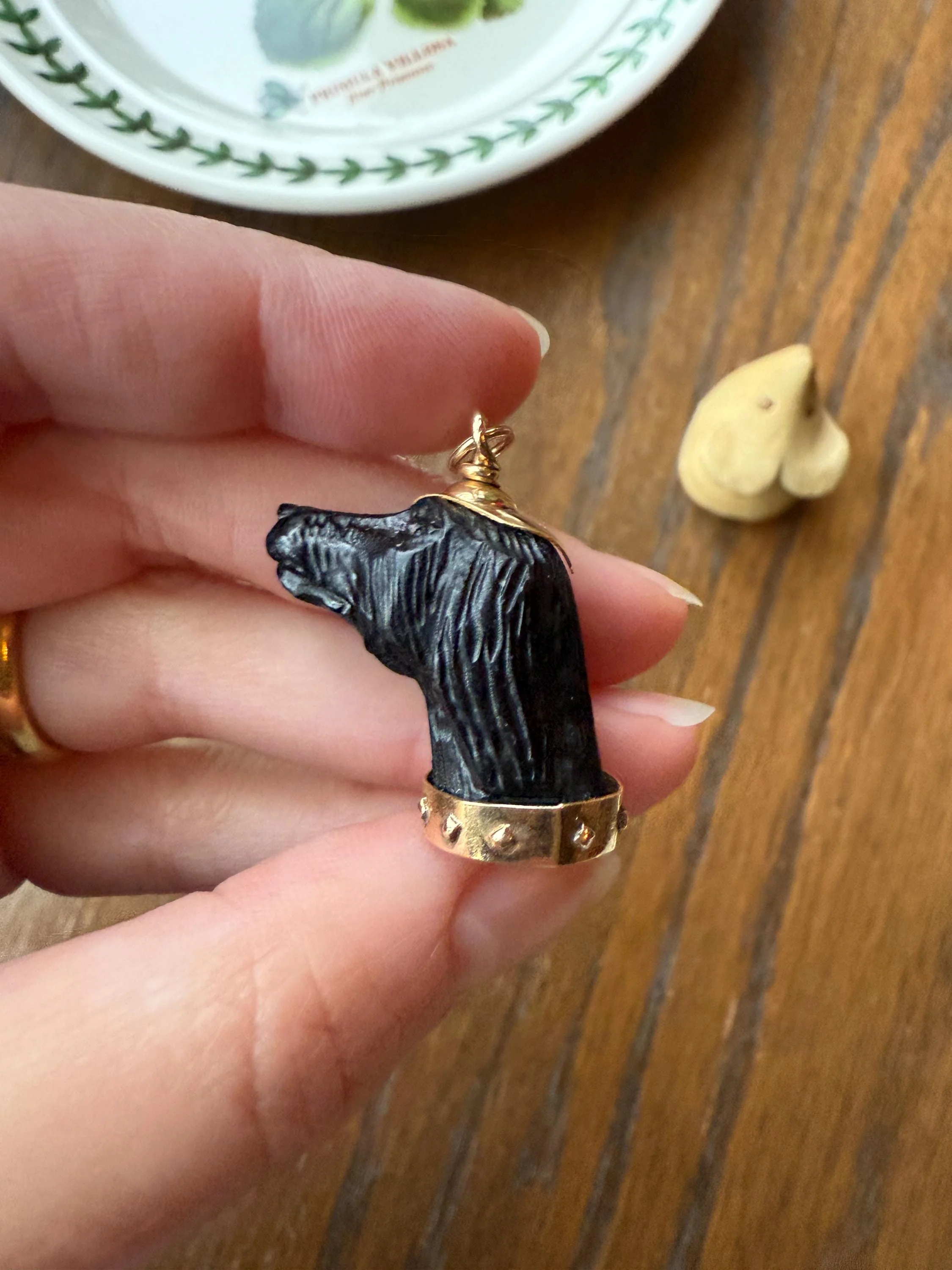 XL Victorian ANTIQUE Black Gutta Percha? 3D DOG Head Carved 18k Gold Ball Rivet Collar Figural Hunting Loyalty Hound Charm Pendant Fob - Image 2
