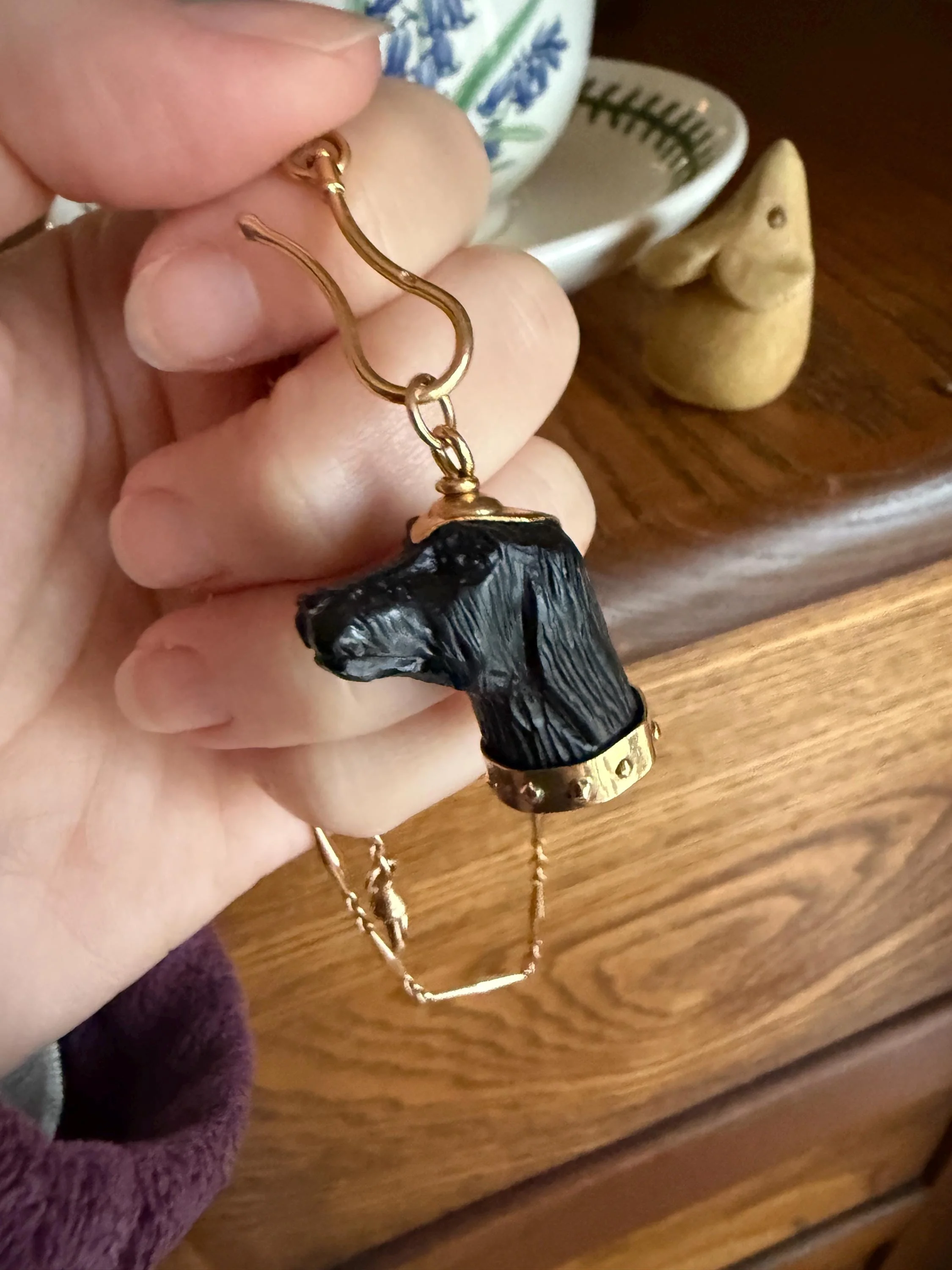 XL Victorian ANTIQUE Black Gutta Percha? 3D DOG Head Carved 18k Gold Ball Rivet Collar Figural Hunting Loyalty Hound Charm Pendant Fob - Image 6